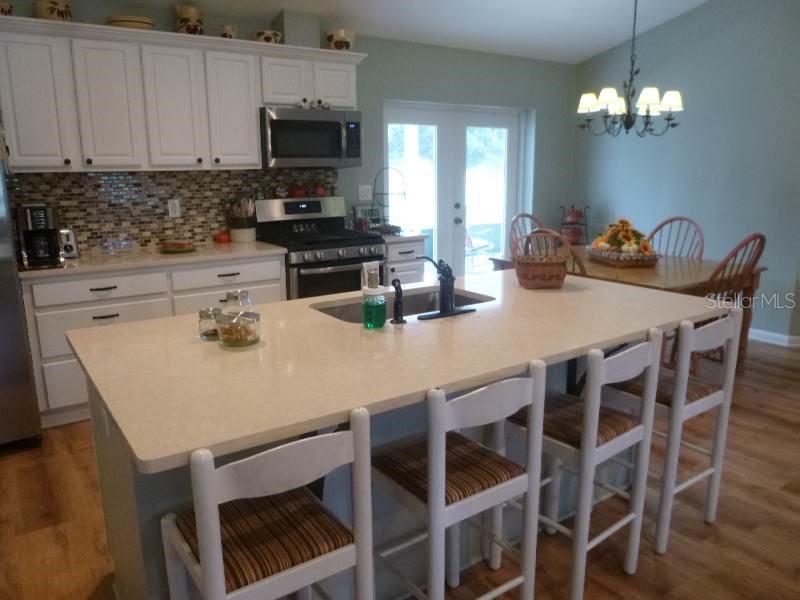 Listing photo 3 for 1001 Mcclellan Rd