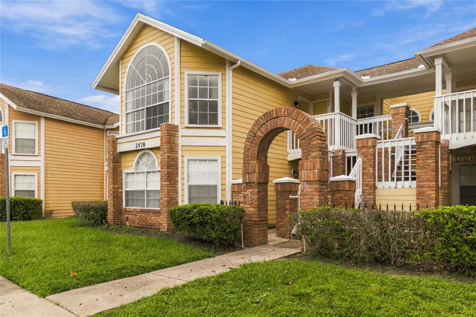 Listing photo 2 for 2478 Sweetwater Club Cir #92