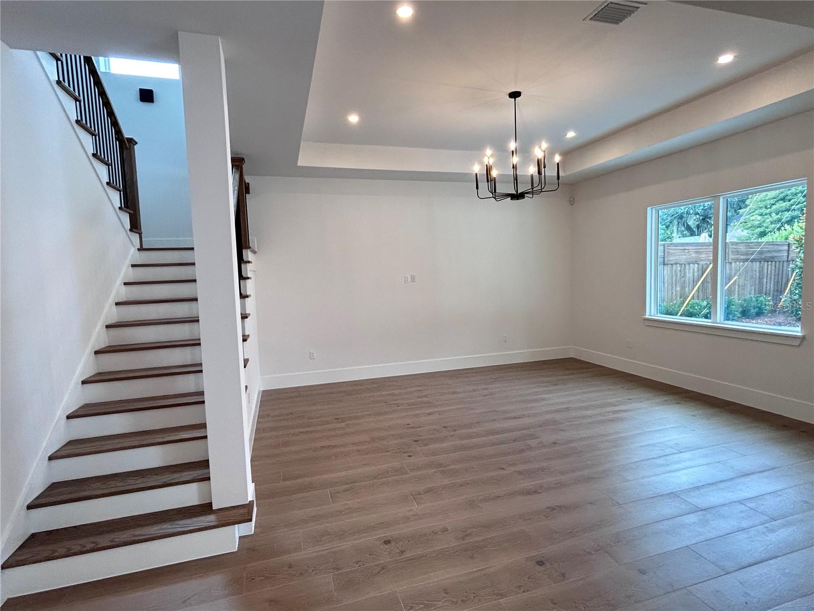 Listing photo 3 for 1830 Lake Sue Dr