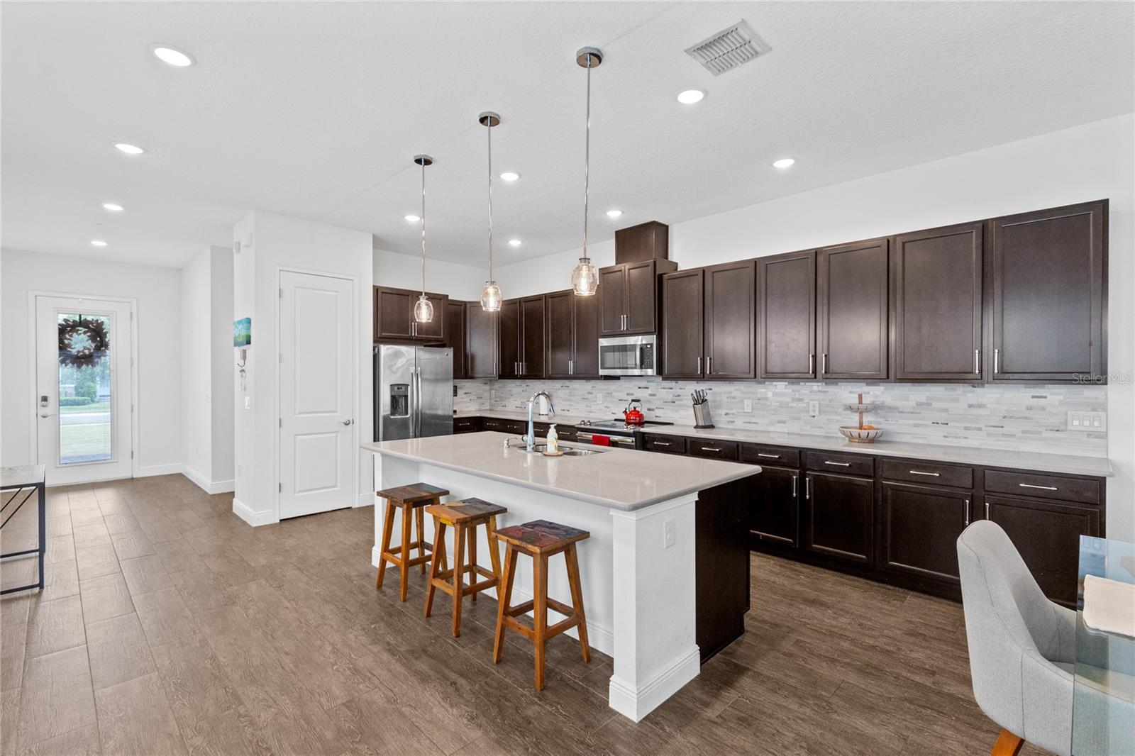 Listing photo 3 for 13345 Beebe Aly