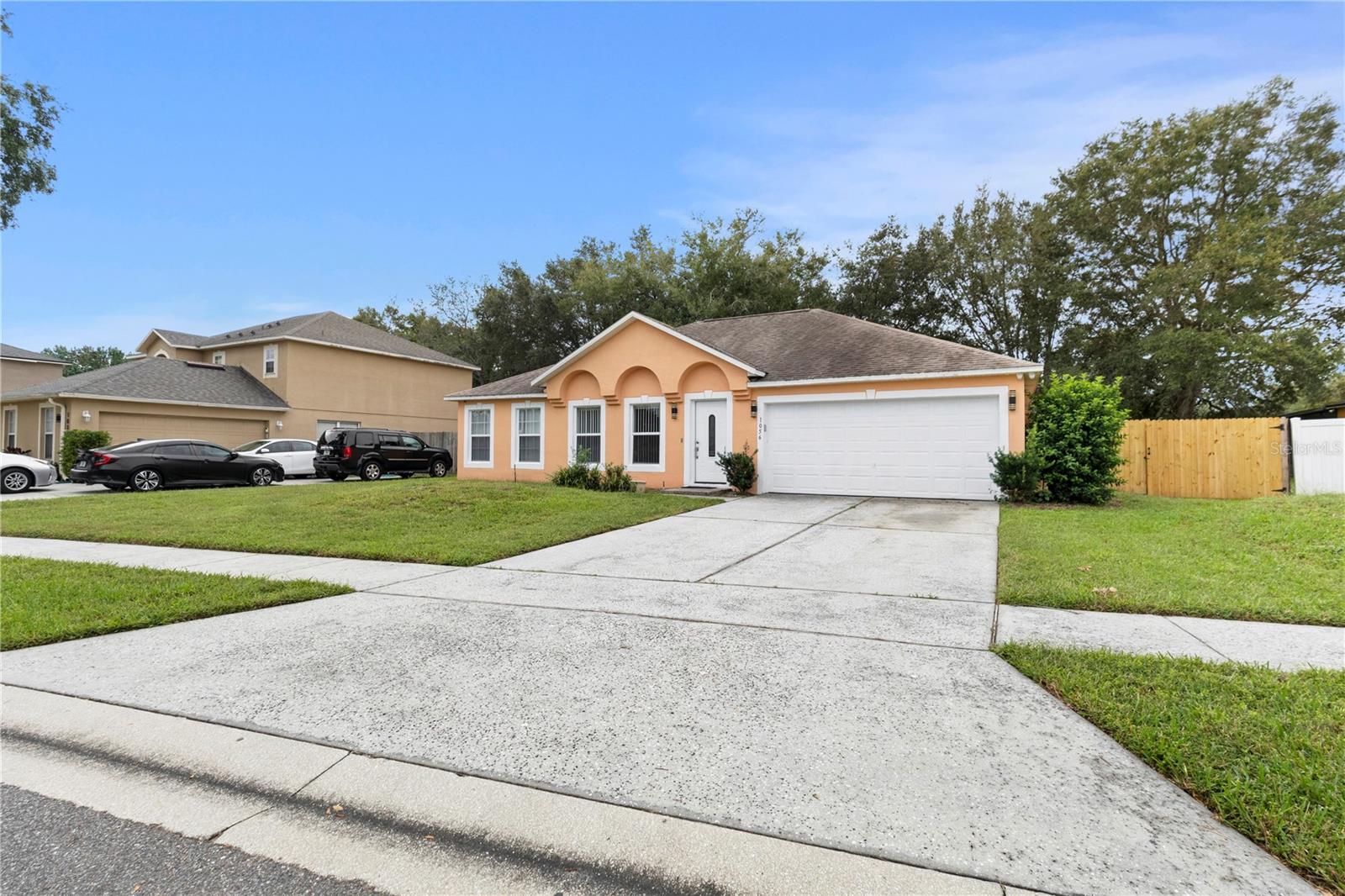 Listing photo 3 for 1056 Royal Marquis Cir