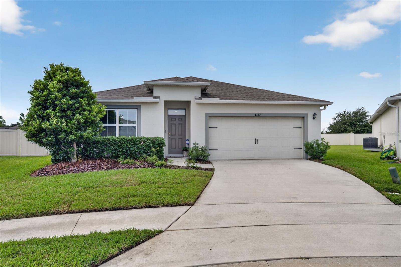 Listing photo 1 for 4367 Looking Glass Pl