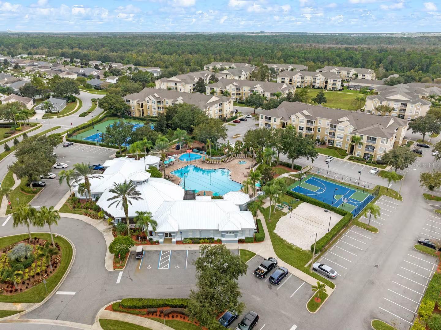Listing photo 2 for 2307 Butterfly Palm Way #302