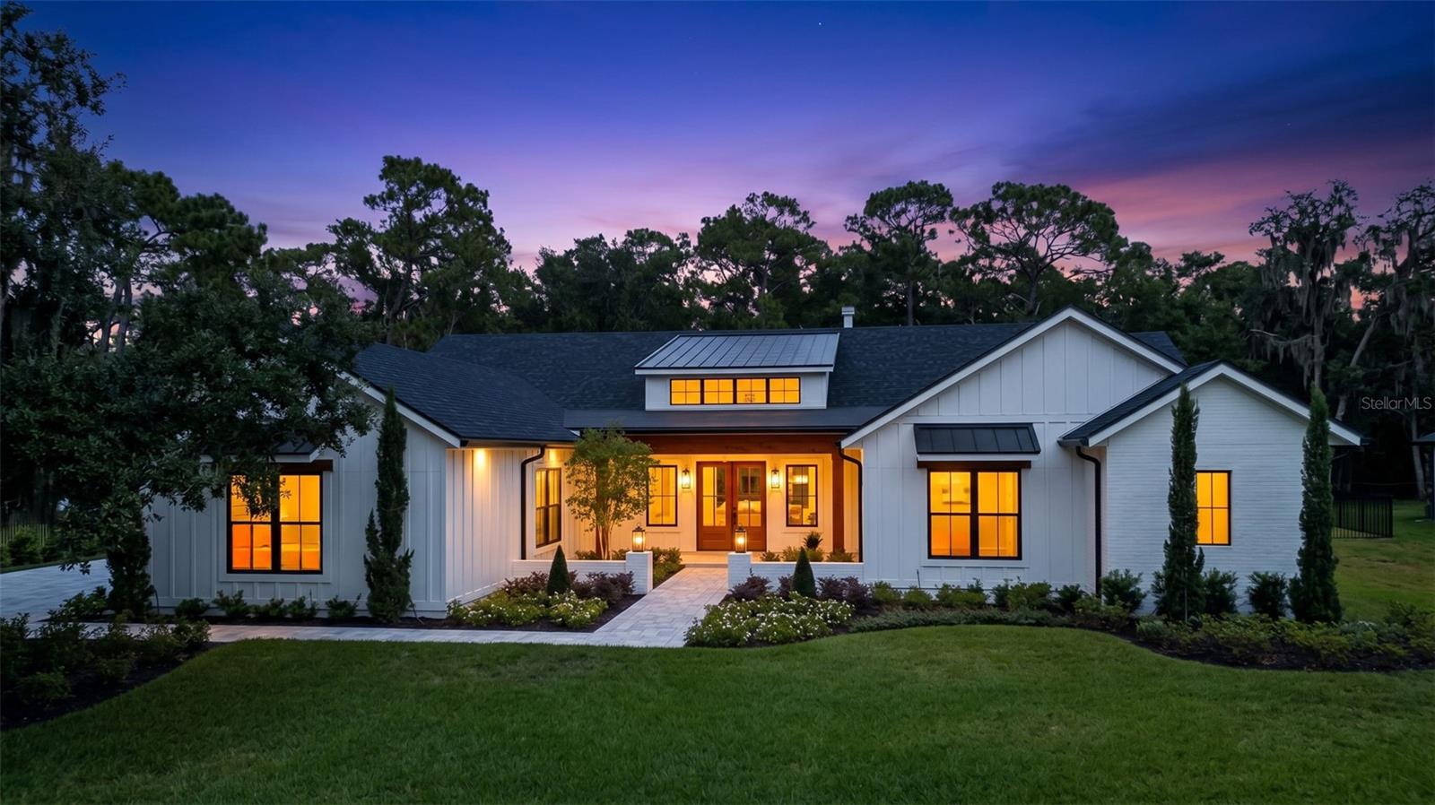 Listing photo 2 for 1815 Windermere Rd