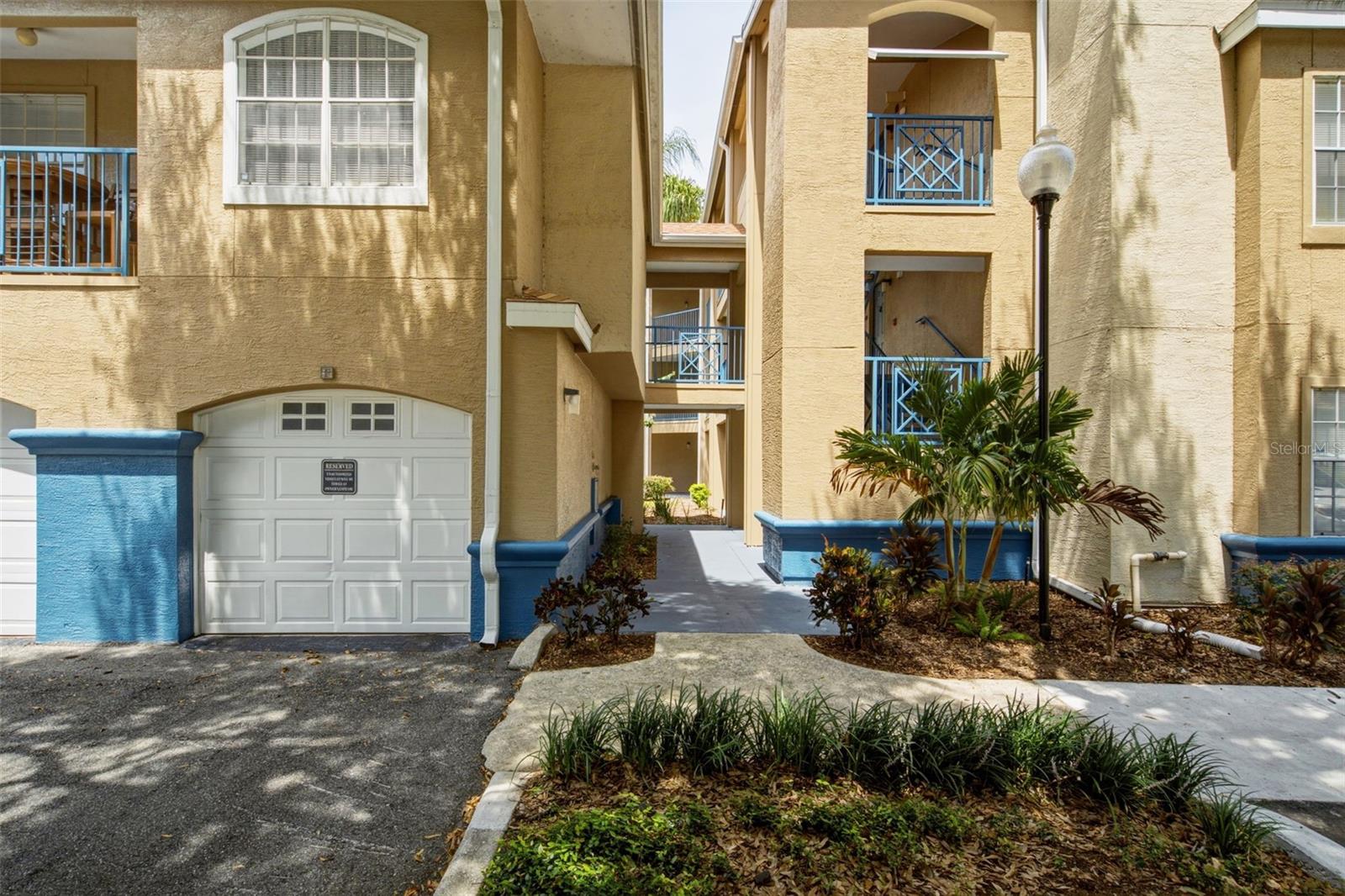 Listing photo 2 for 7250 Westpointe Blvd #1034