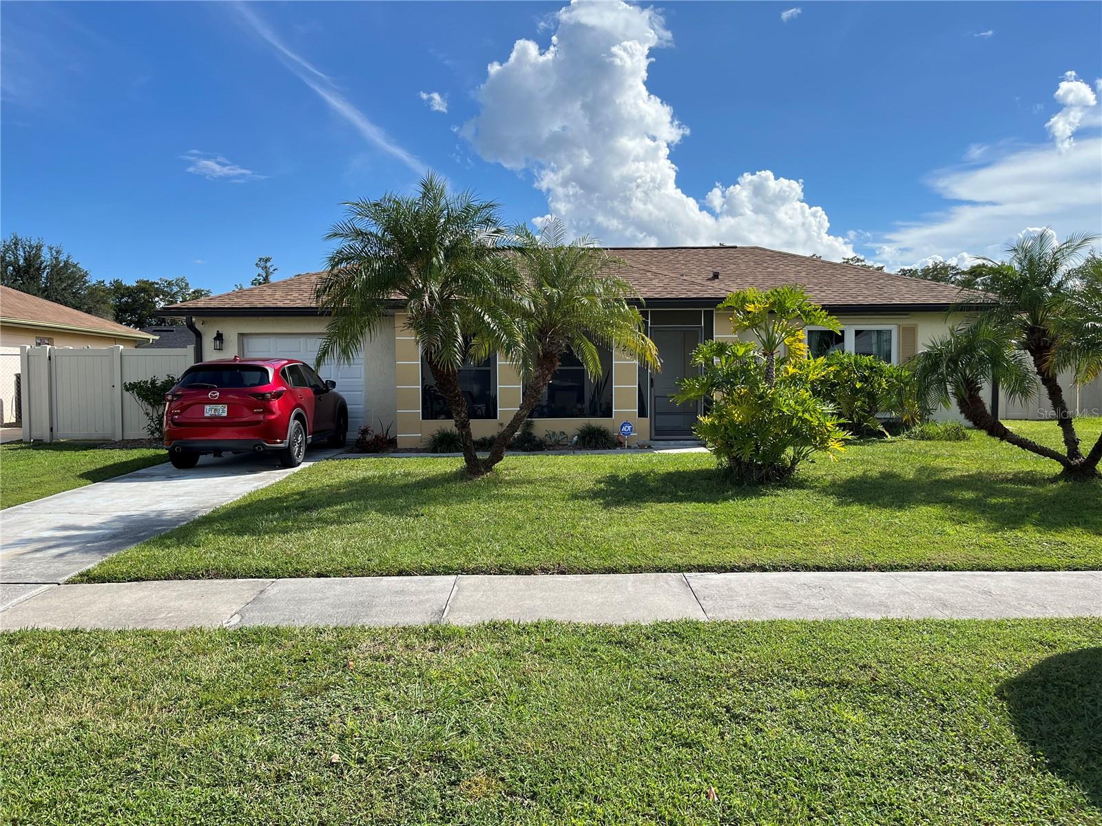 Listing photo 1 for 220 Mississippi Woods Ln