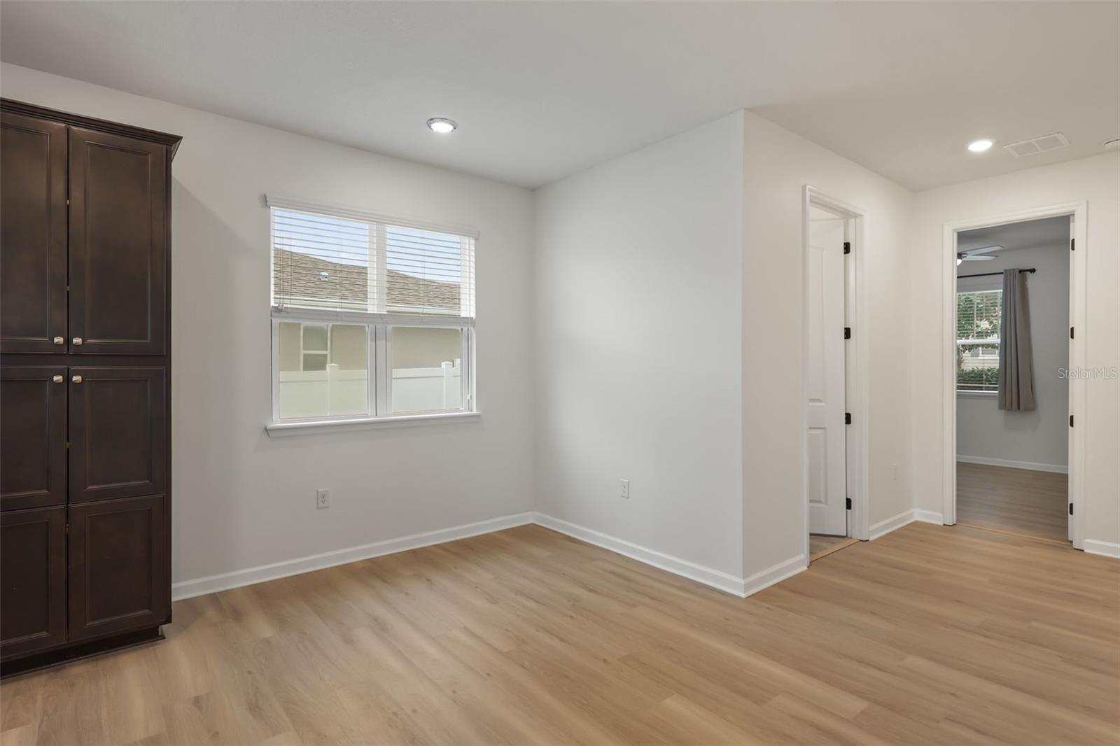 Listing photo 3 for 31744 Broadwater