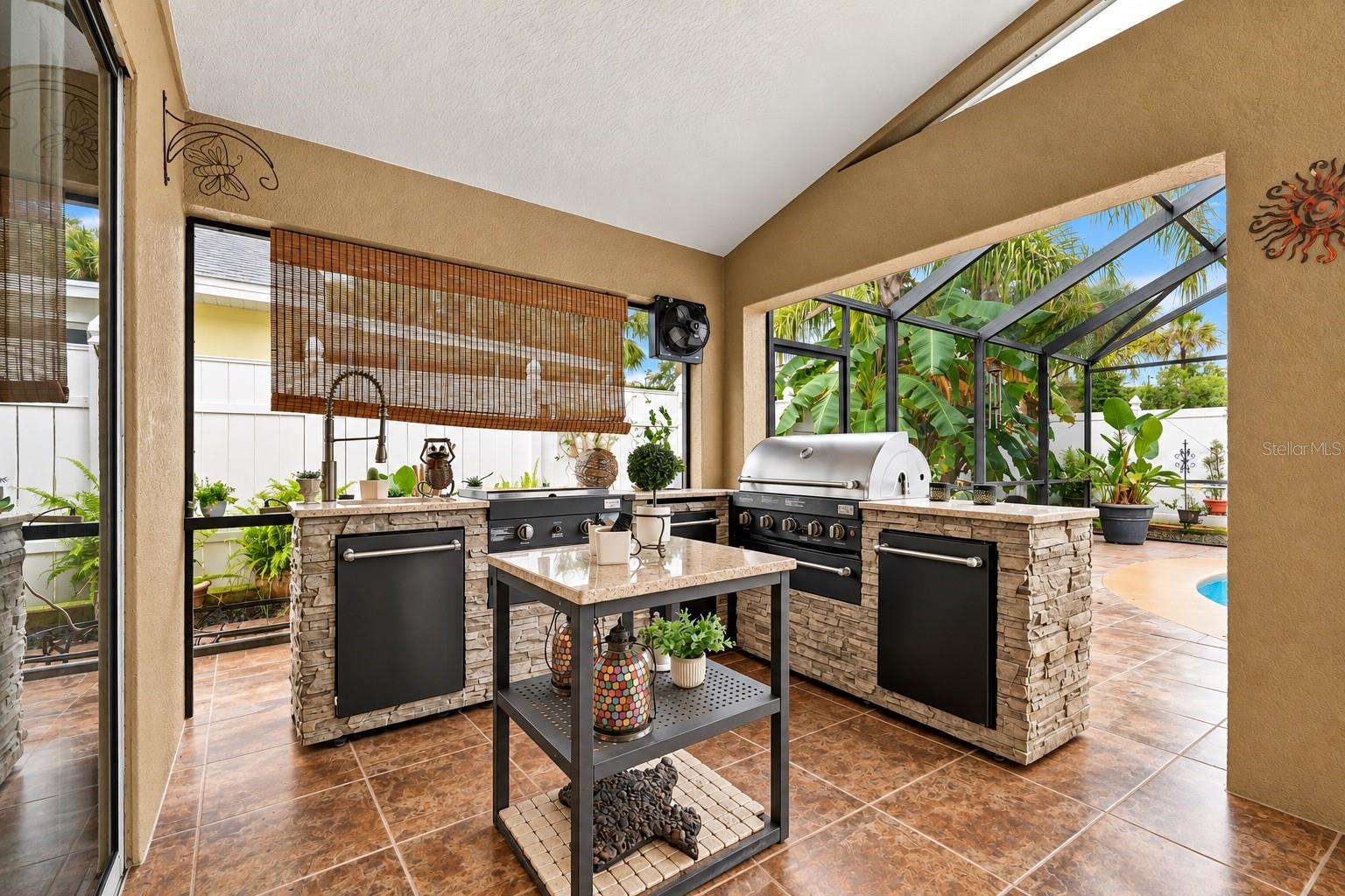 Listing photo 2 for 2505 Arran Ct