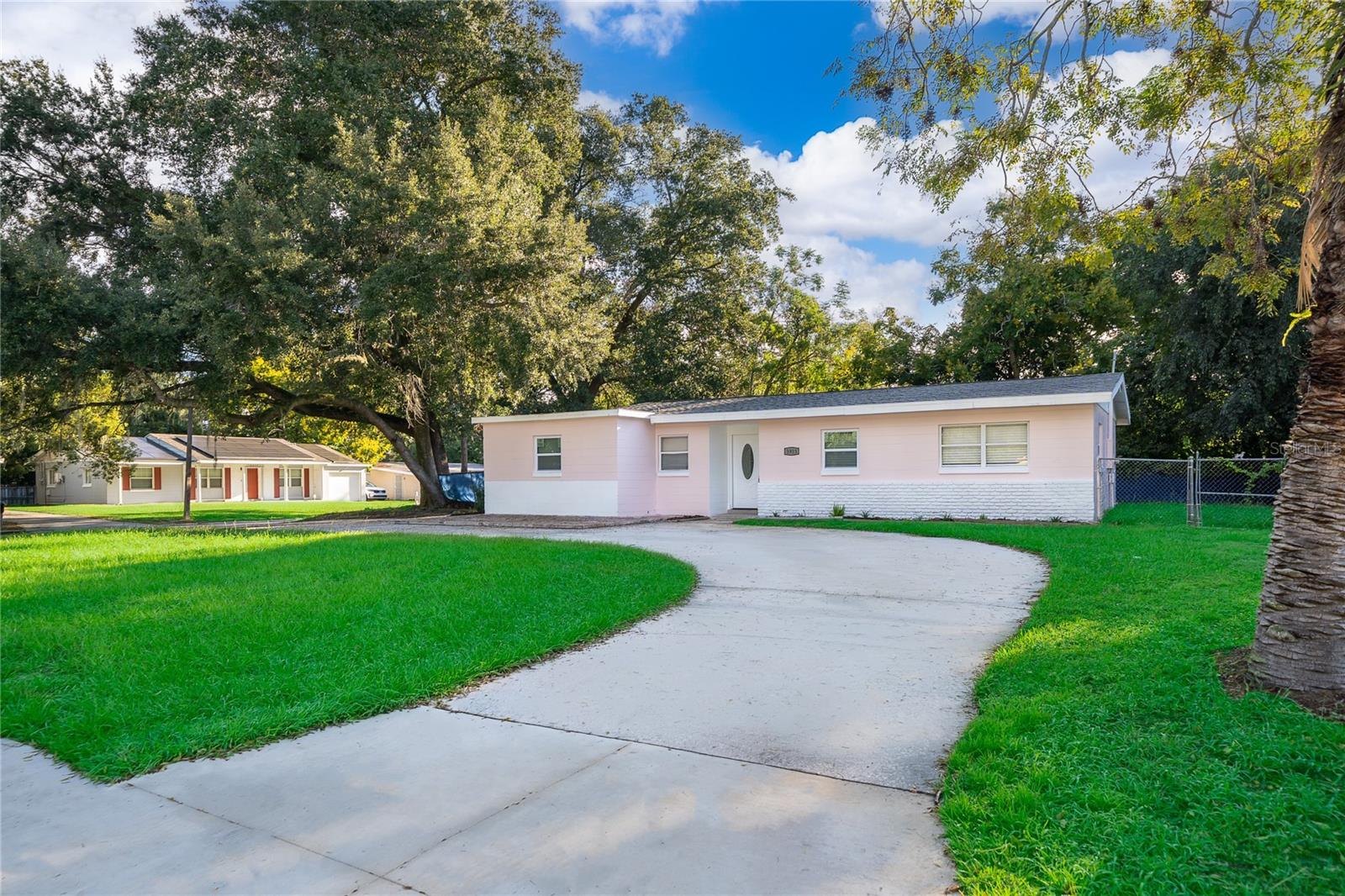 Listing photo 2 for 3913 Pine Ridge Rd