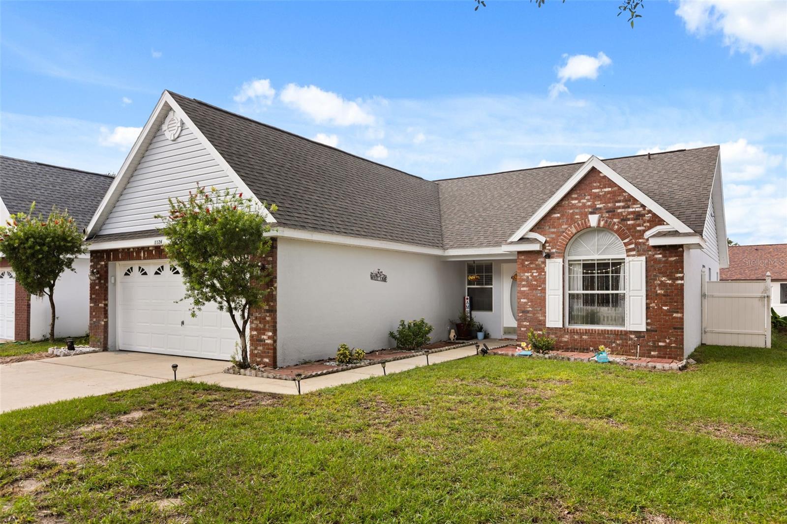 Listing photo 1 for 1126 Woodflower Way