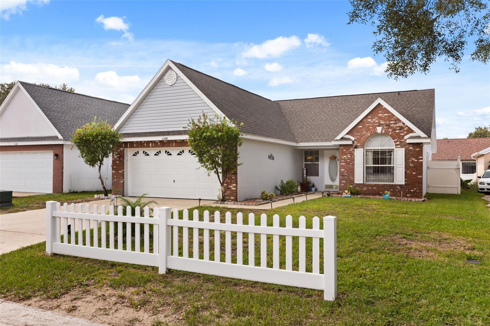 Listing photo 2 for 1126 Woodflower Way