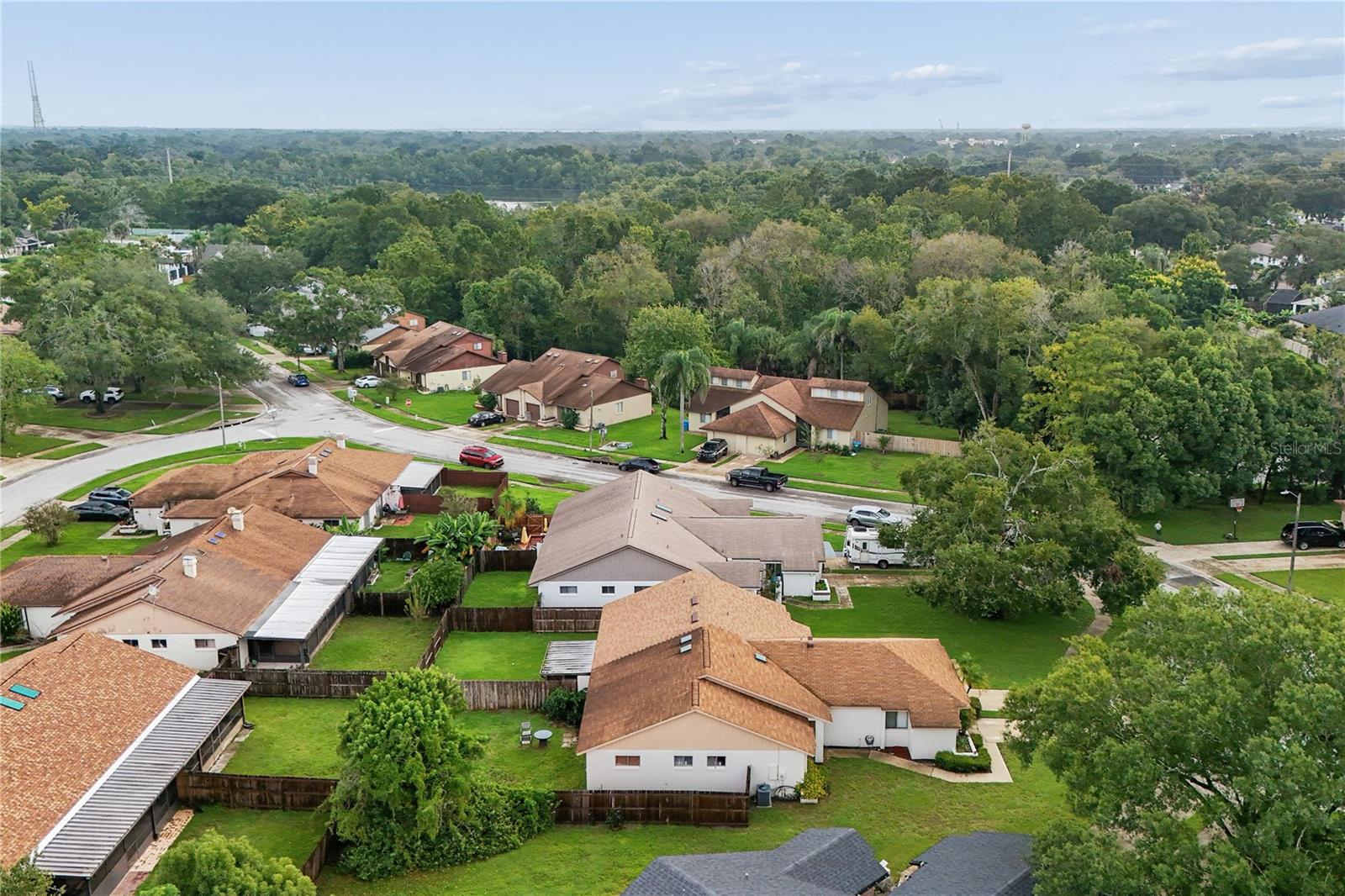 Listing photo 3 for 624 S Wildflower Ct