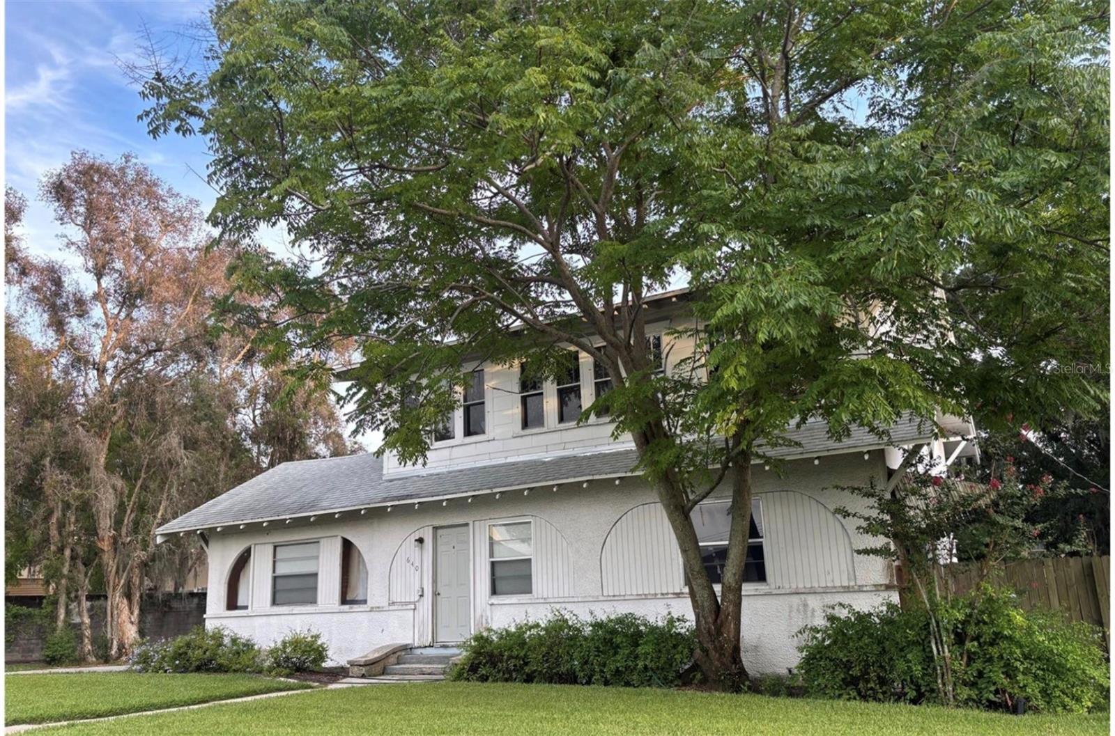 Listing photo 1 for 640 Avenue I Nw