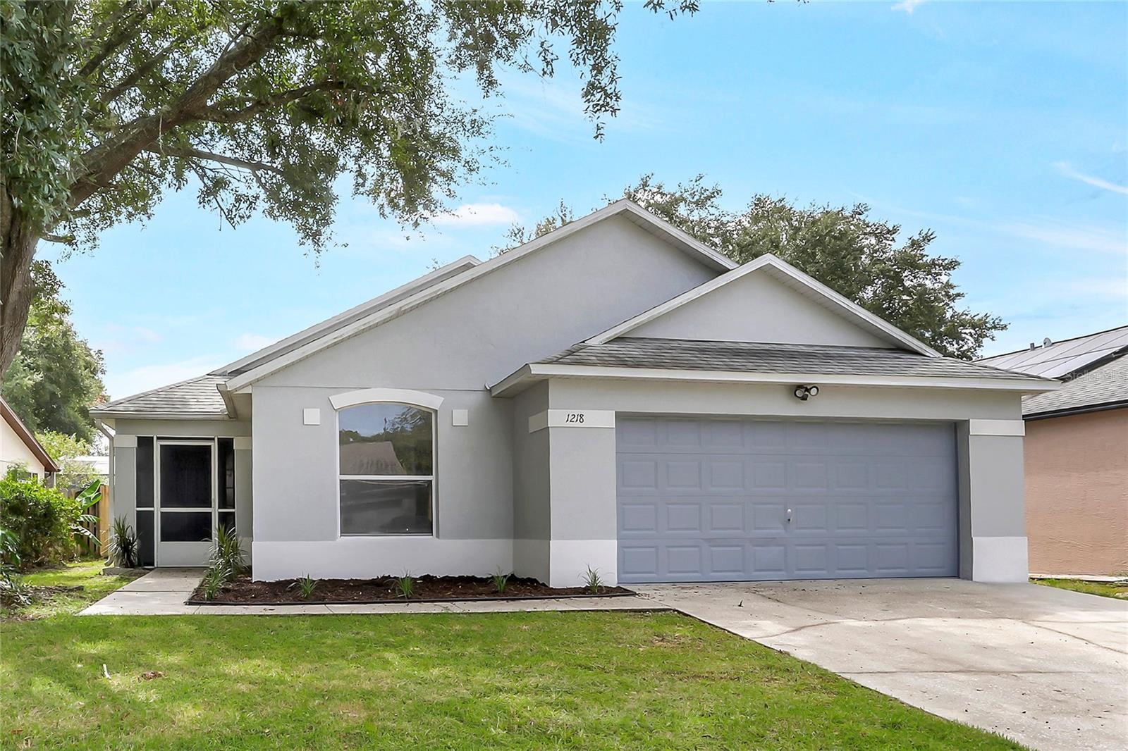 Listing photo 1 for 1218 Whitewood Way