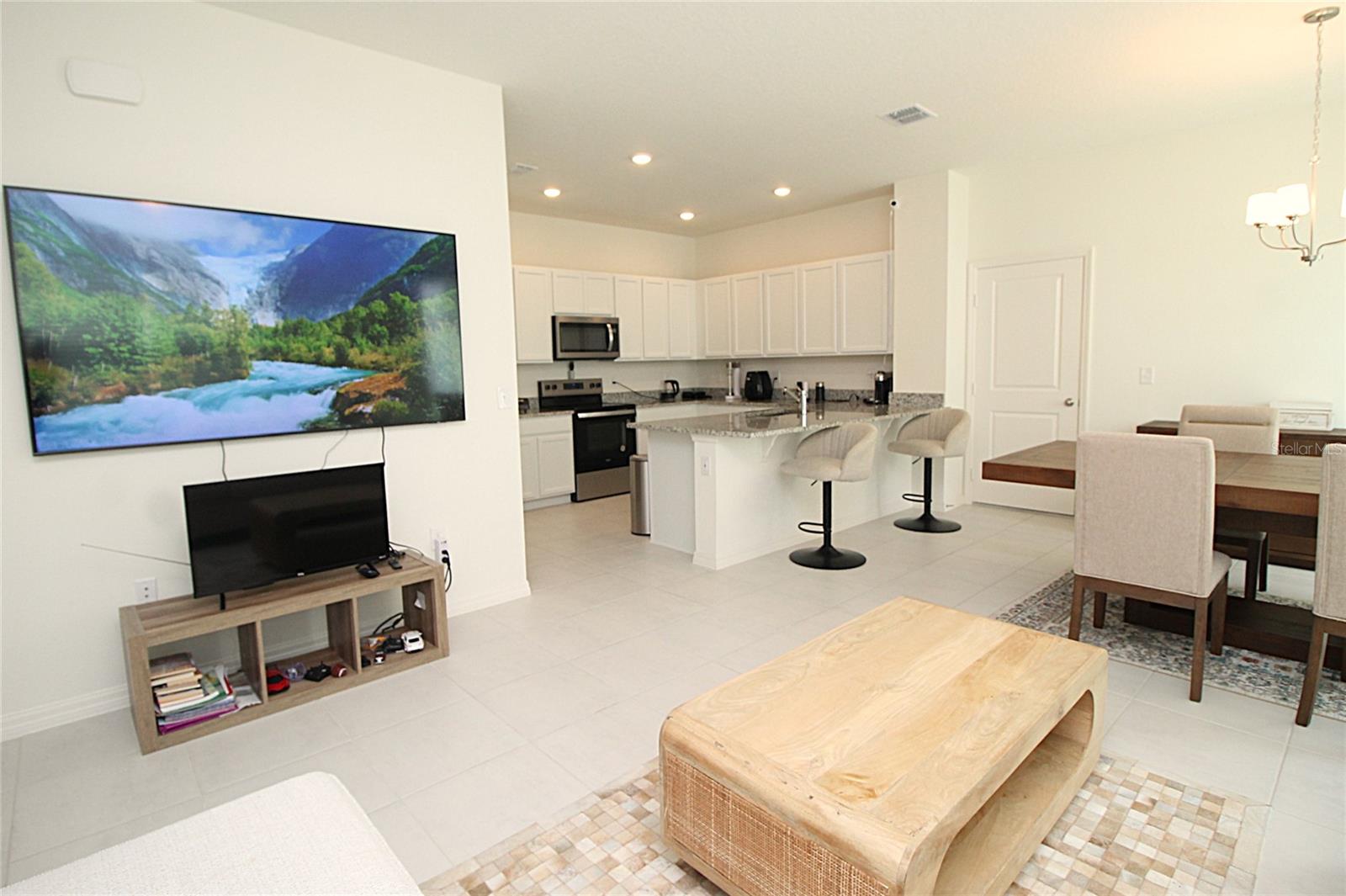 Listing photo 3 for 7245 Big Cedar Aly