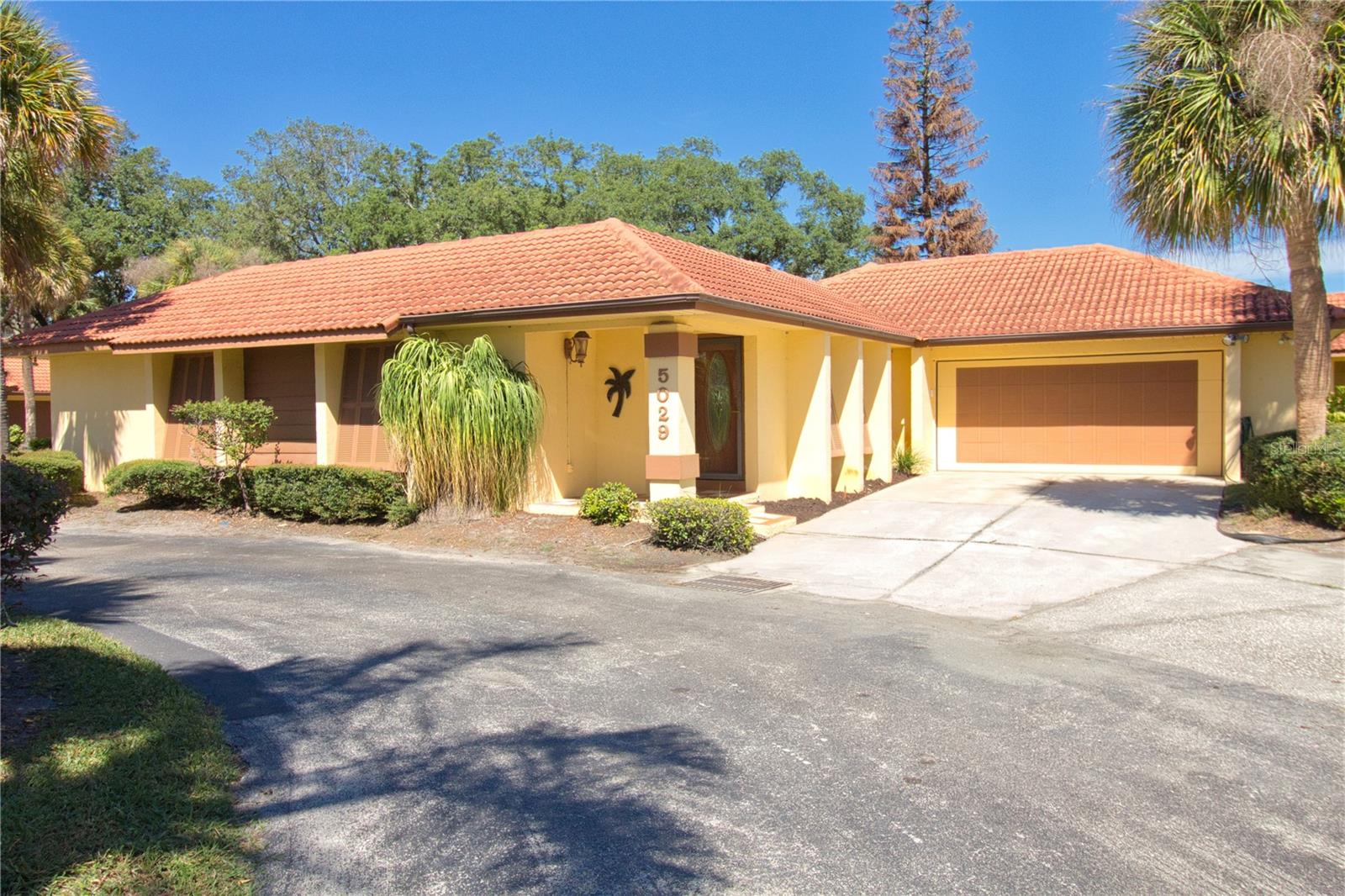 Listing photo 1 for 5029 Maui Cir