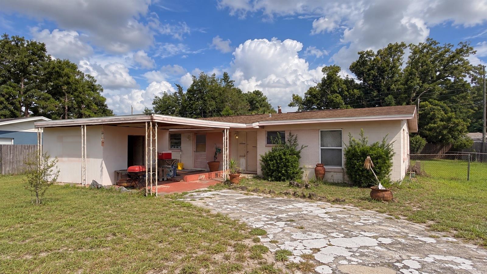Listing photo 1 for 141 N Edgemon Ave