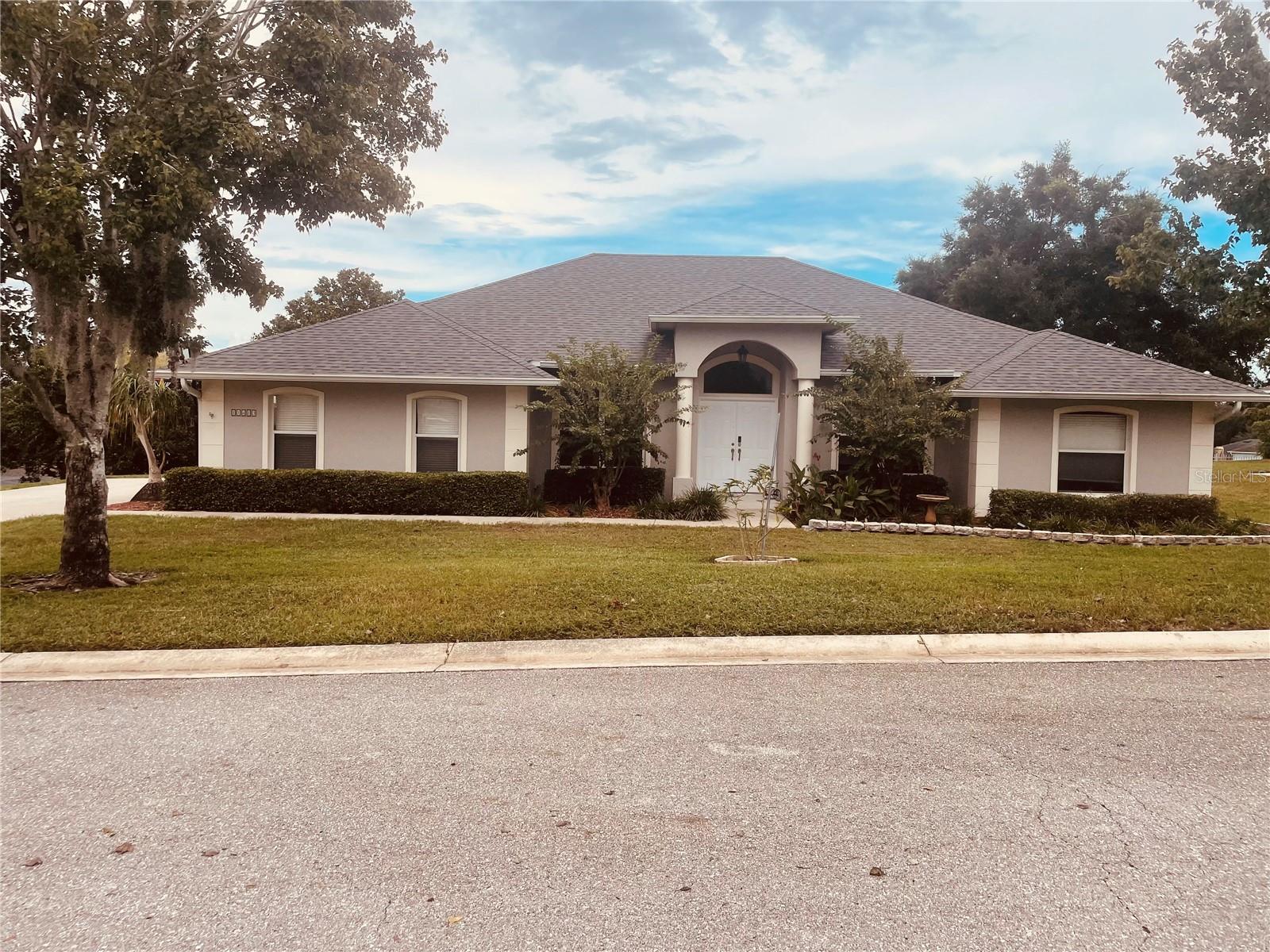Listing photo 1 for 11413 Alameda Sandra Dr