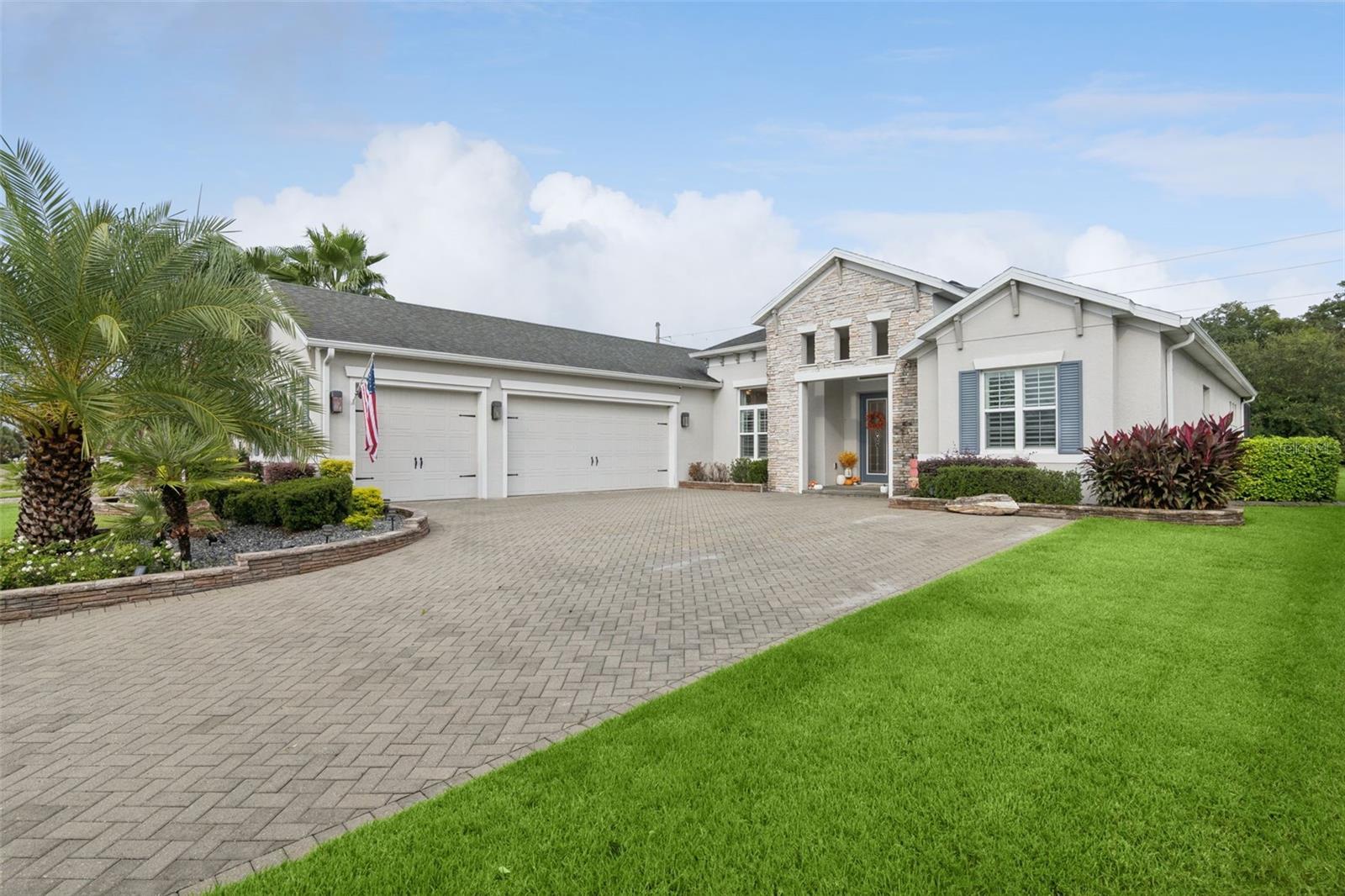 Listing photo 3 for 8400 Bridgeport Bay Cir