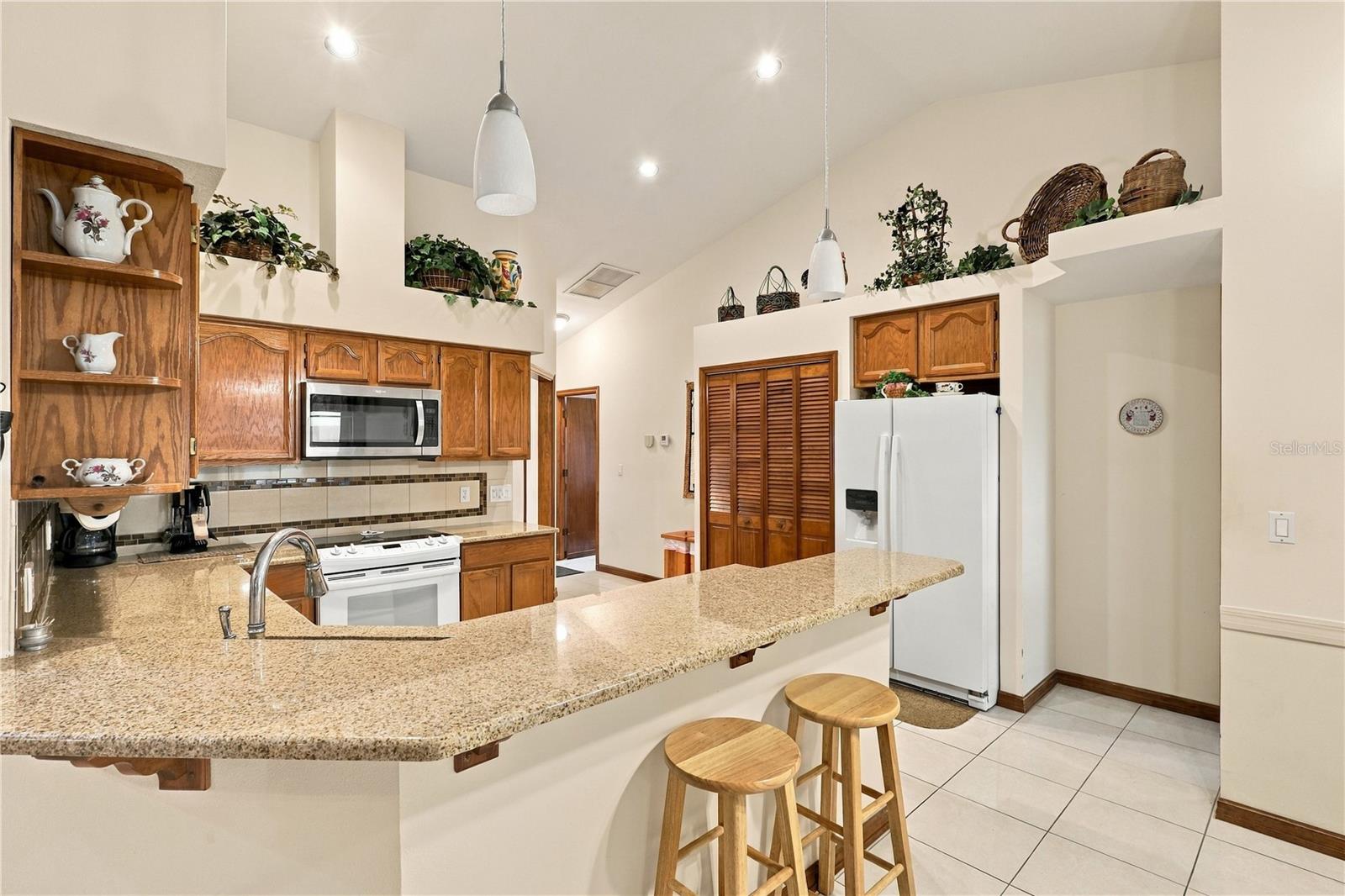 Listing photo 3 for 1539 Hawkesbury Ct
