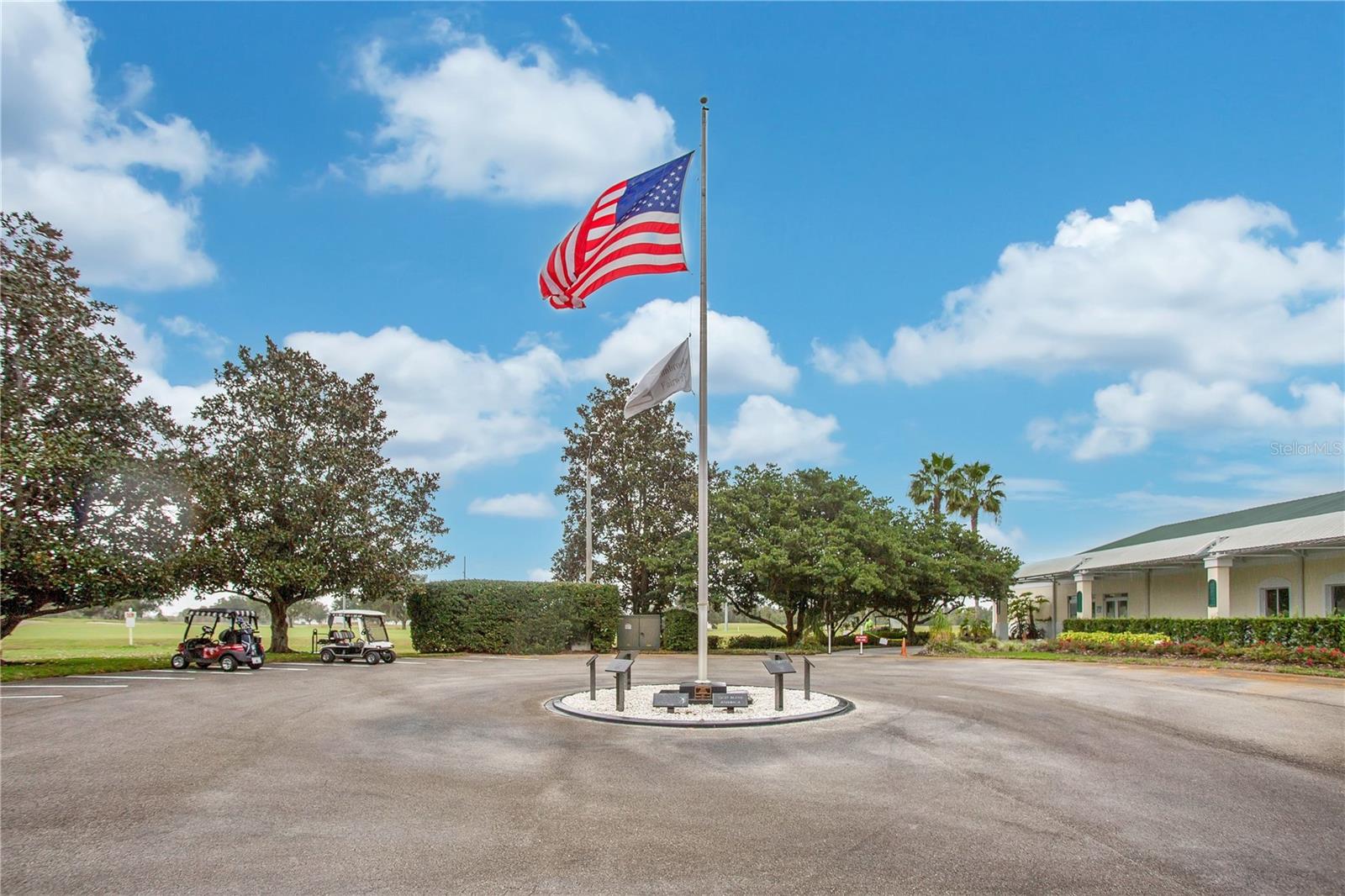 Listing photo 2 for 341 Ranchwood Dr
