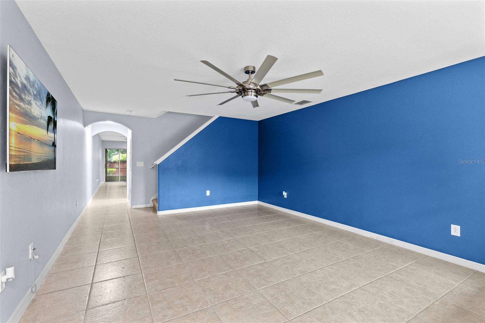Listing photo 3 for 212 Carina Cir