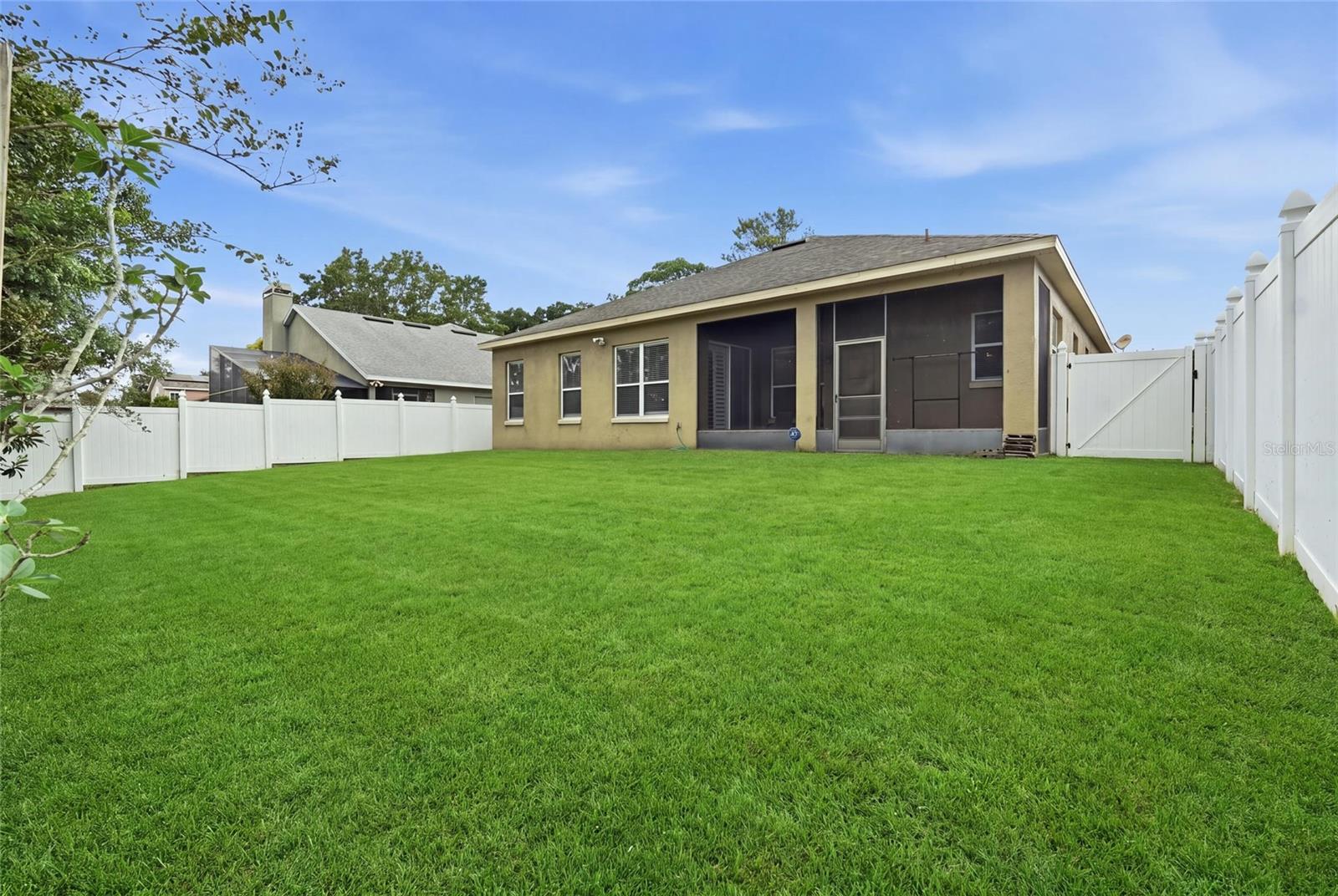 Listing photo 2 for 2372 Cimmaron Ash Way