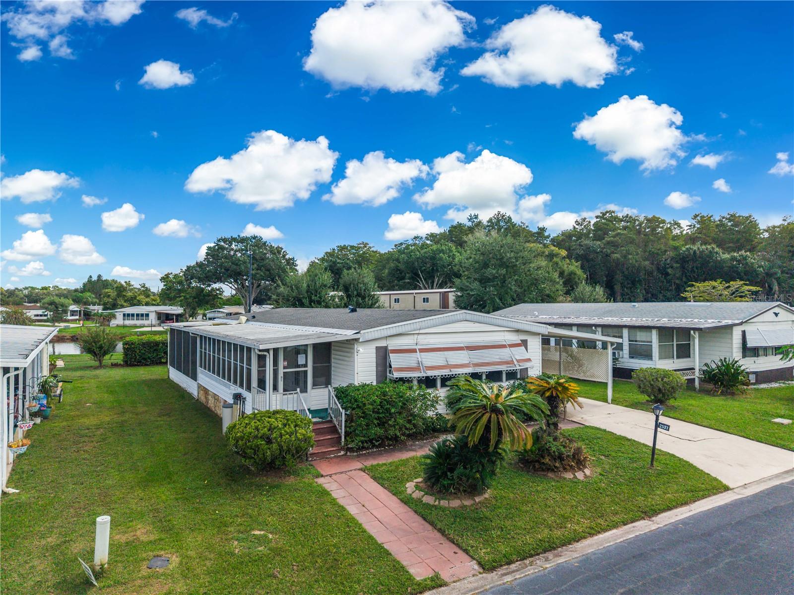 Listing photo 2 for 2537 Longpine Ln