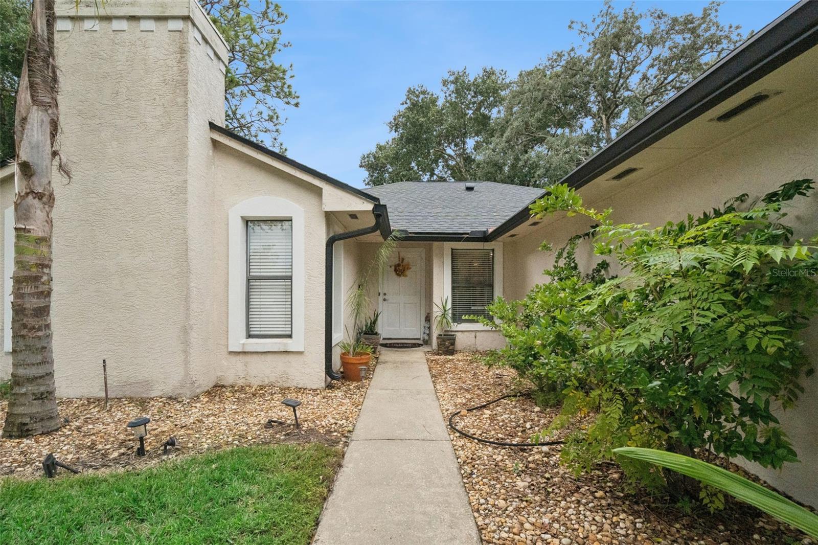 Listing photo 2 for 313 Alba Ln