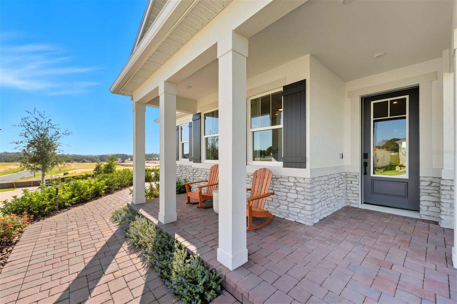 Listing photo 3 for 2814 Sweet Acacia Dr