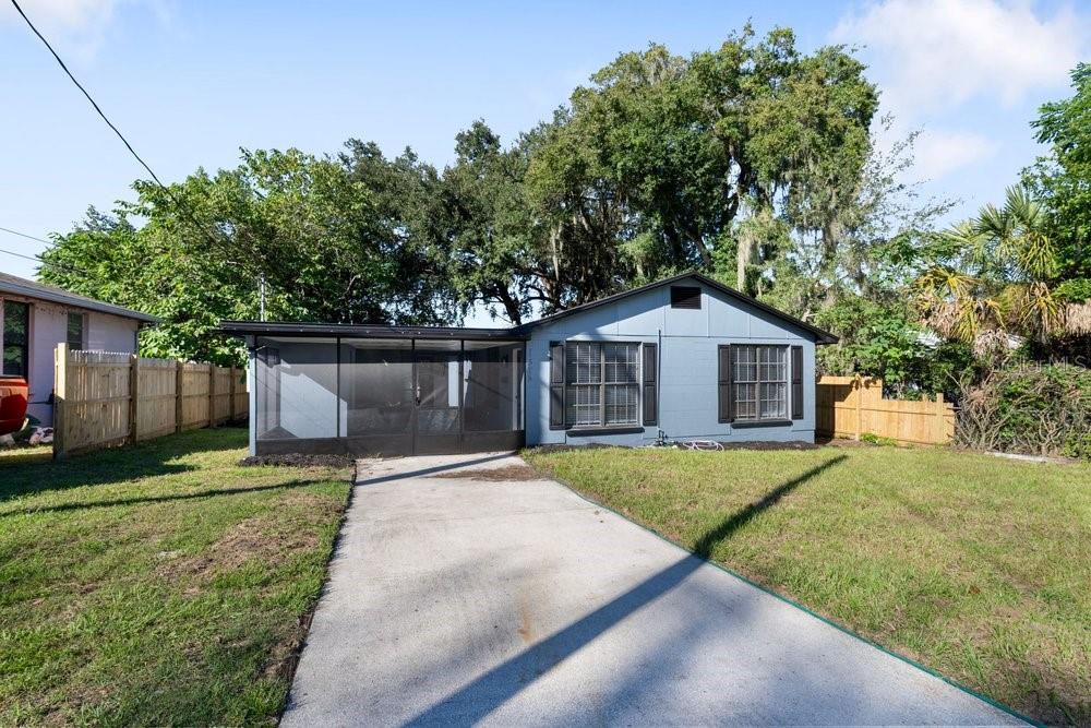 Listing photo 2 for 1518 Crest Ave