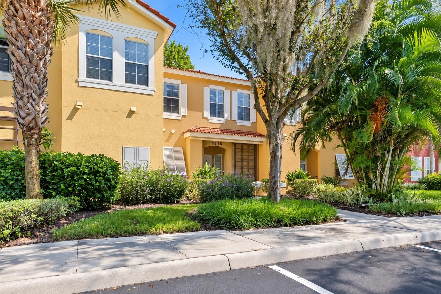Listing photo 1 for 8516 Crystal Cove Loop