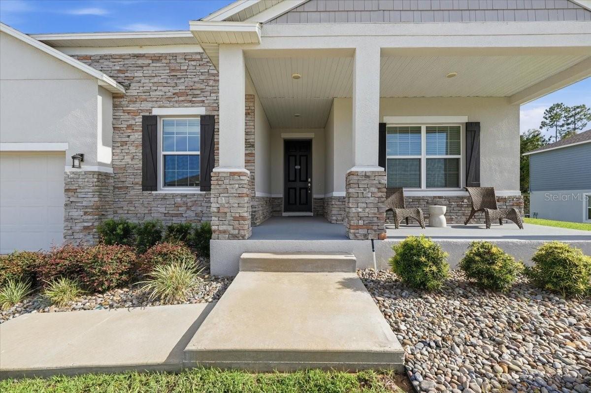 Listing photo 3 for 949 Fieldstone Way