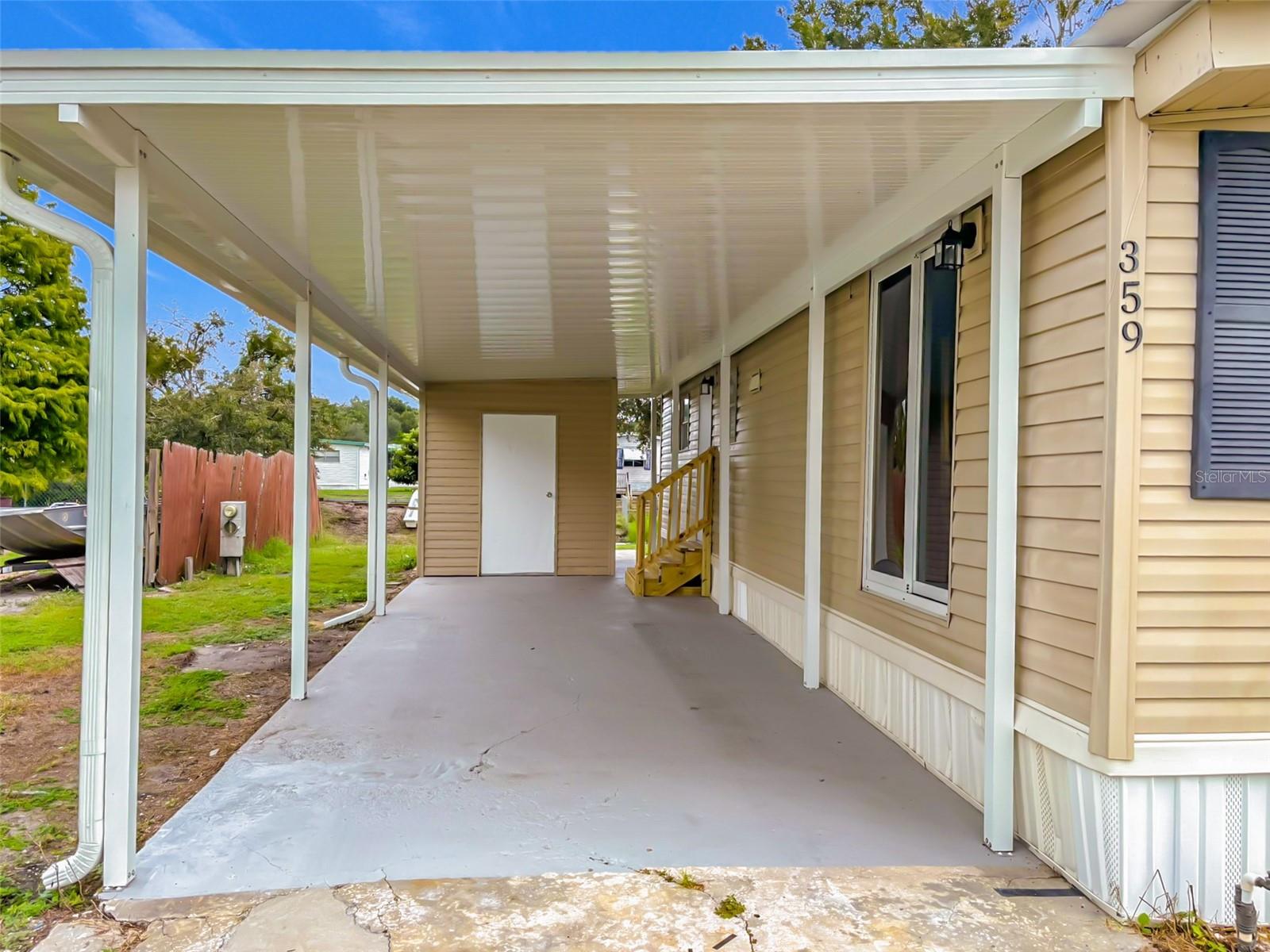 Listing photo 3 for 359 1st Ave N