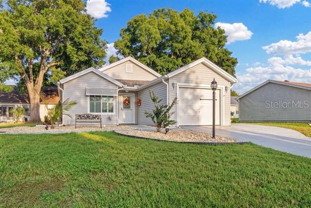 Listing photo 1 for 529 Alcazar Ct