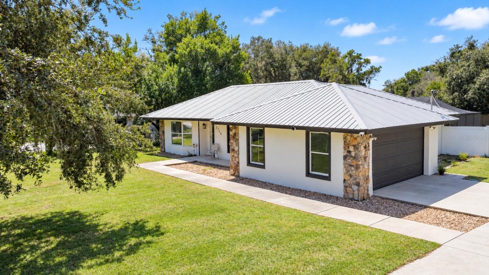 Listing photo 3 for 2710 Willow Oak Rd