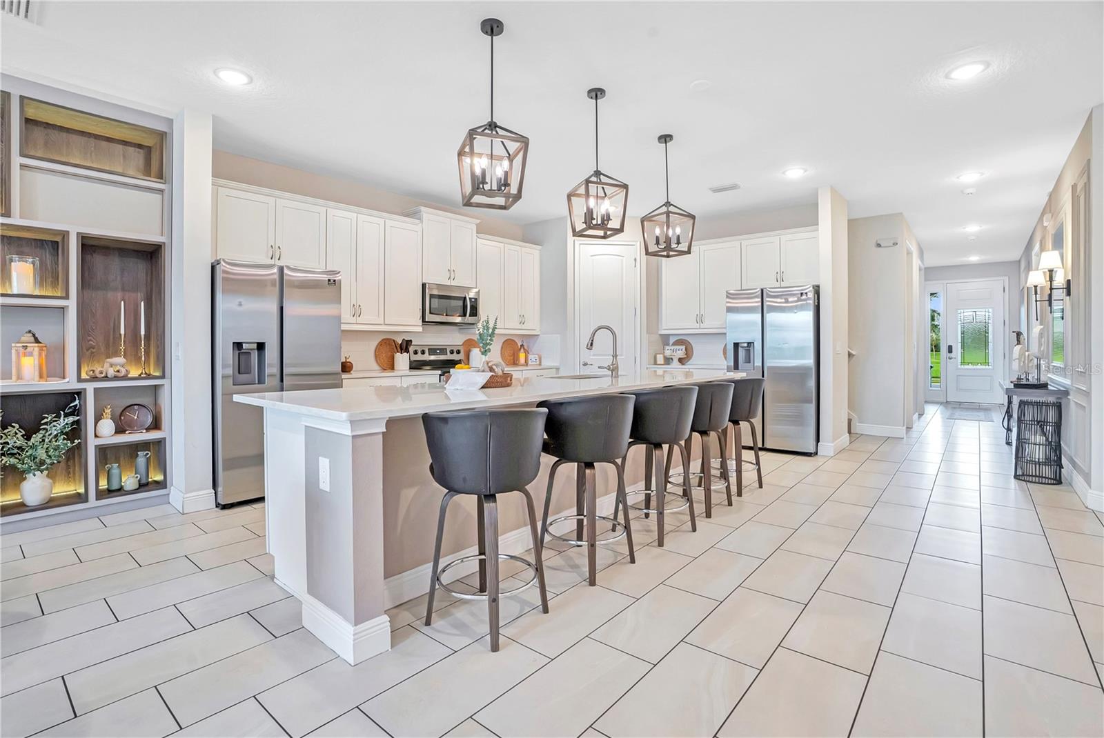 Listing photo 3 for 7704 Westland Dr