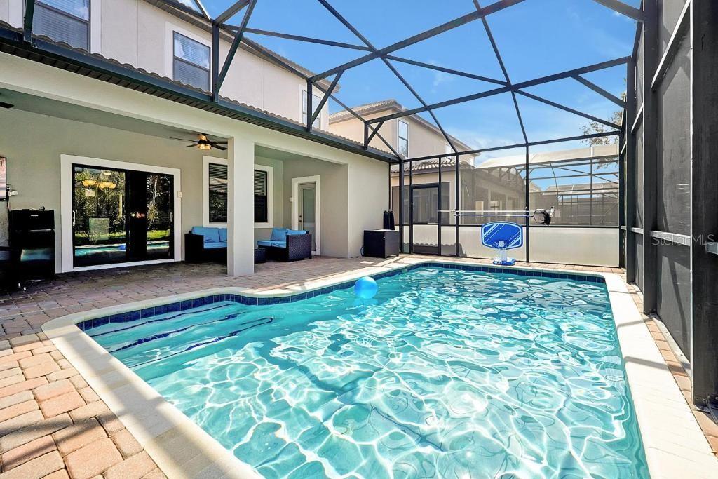 Listing photo 2 for 1452 Myrtlewood St
