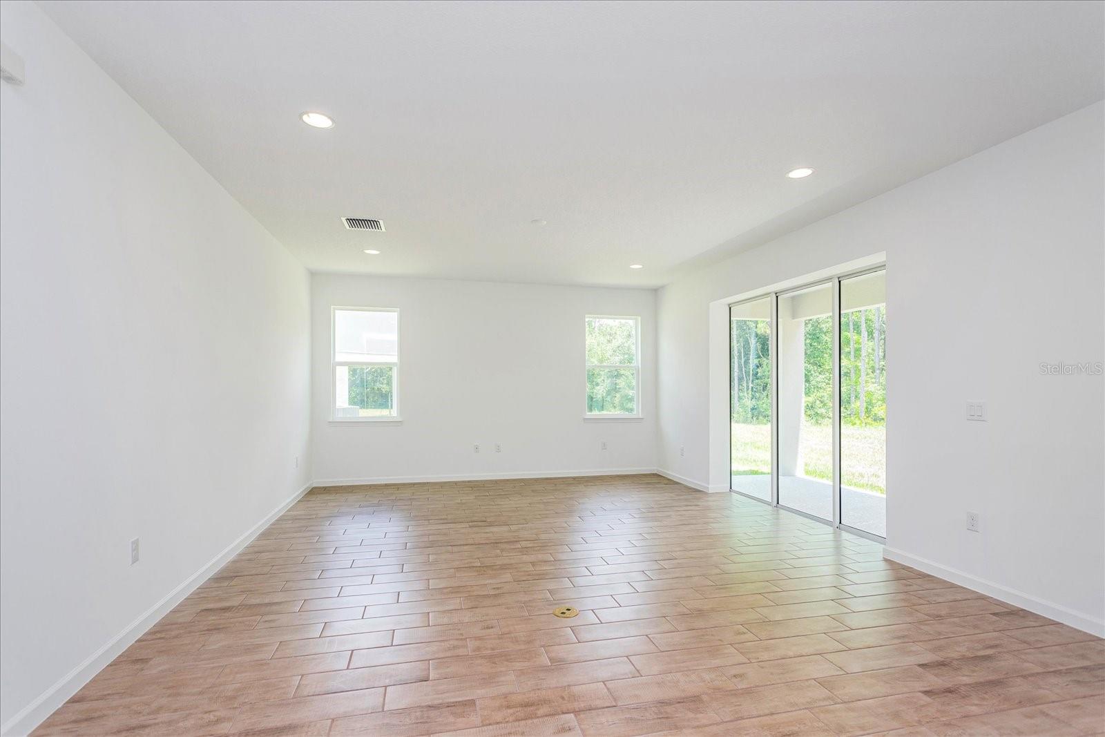 Listing photo 3 for 17332 Wild Daisy Dr