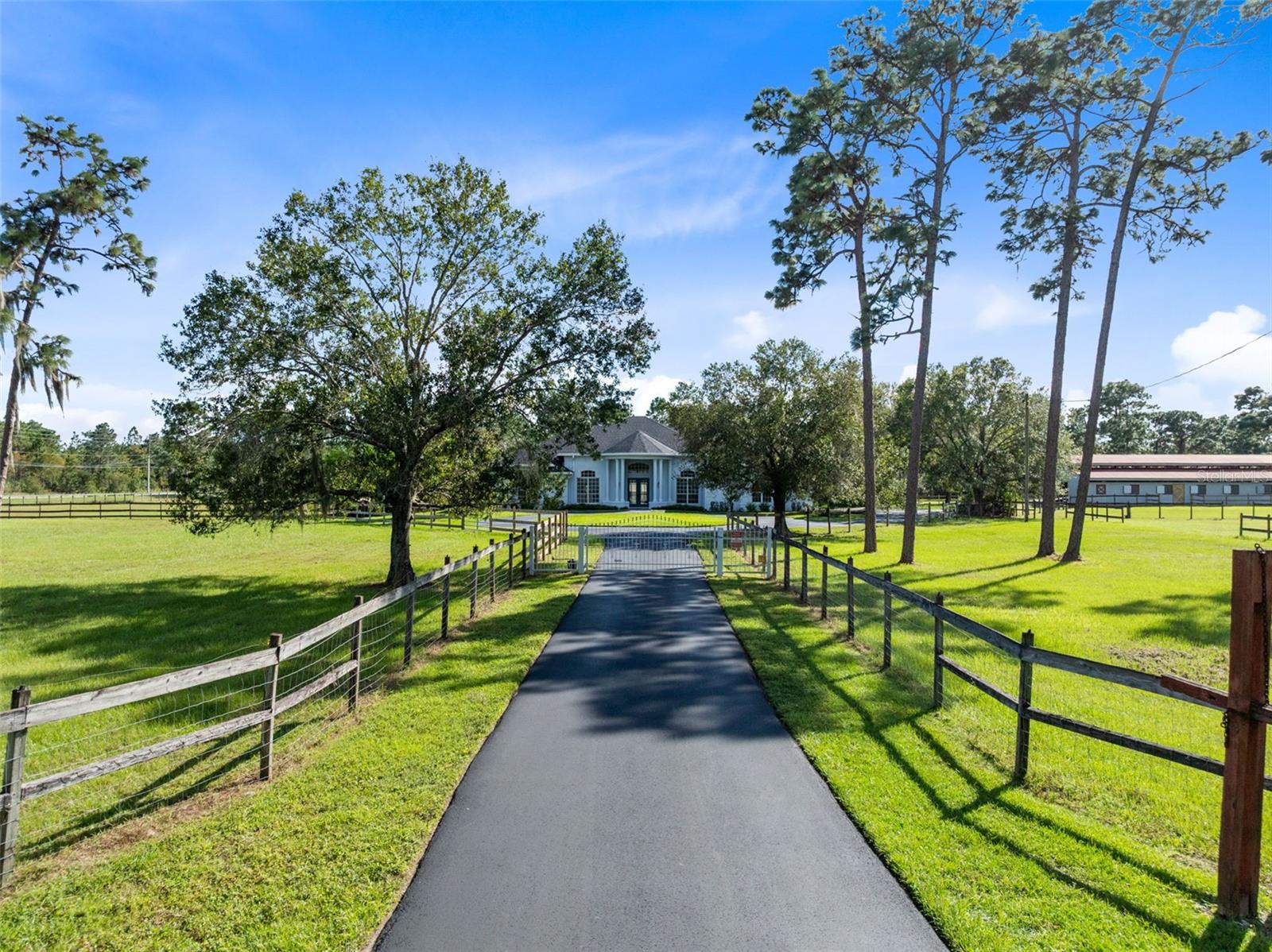 Listing photo 1 for 19900 Quinella St