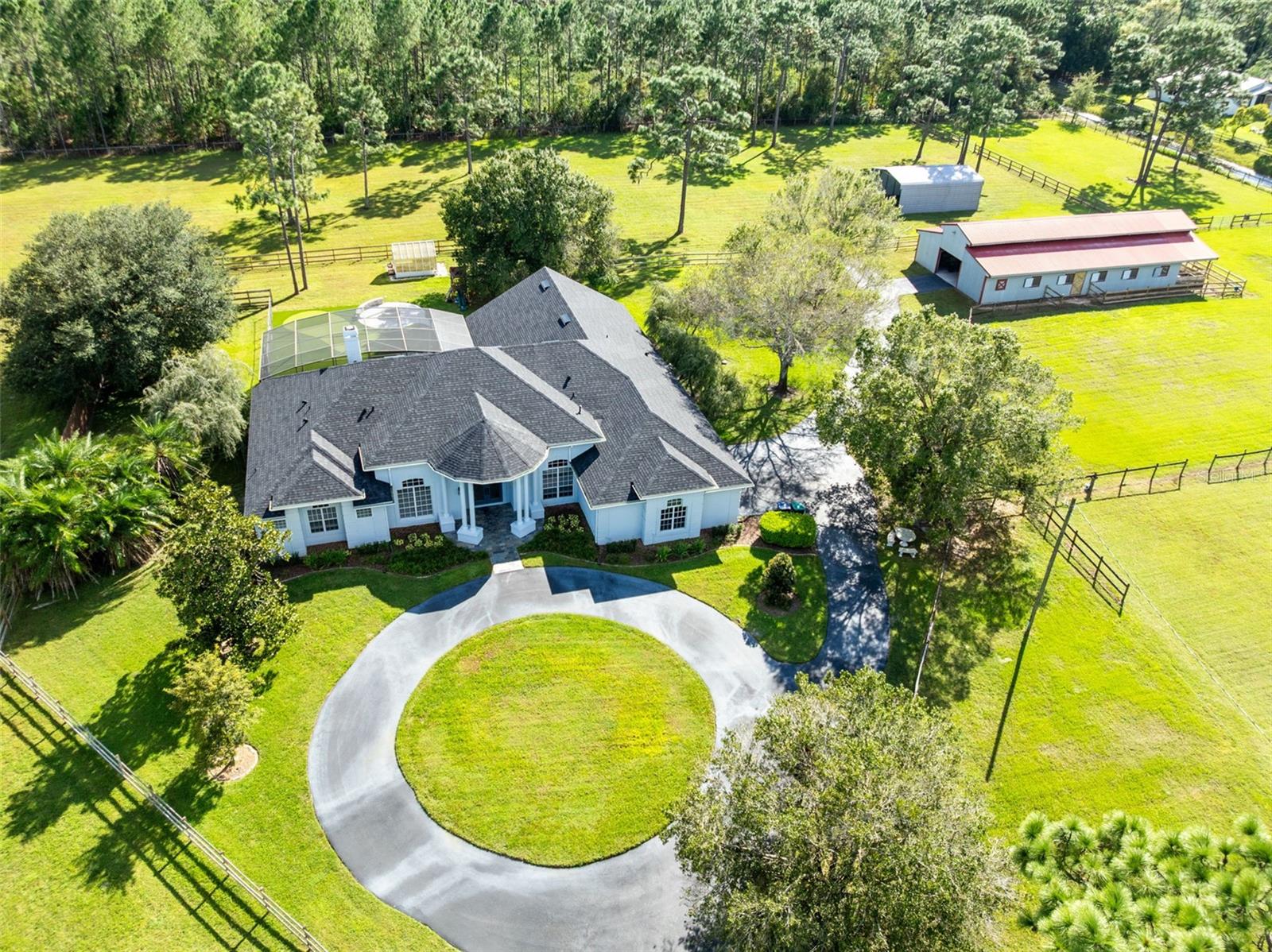Listing photo 3 for 19900 Quinella St
