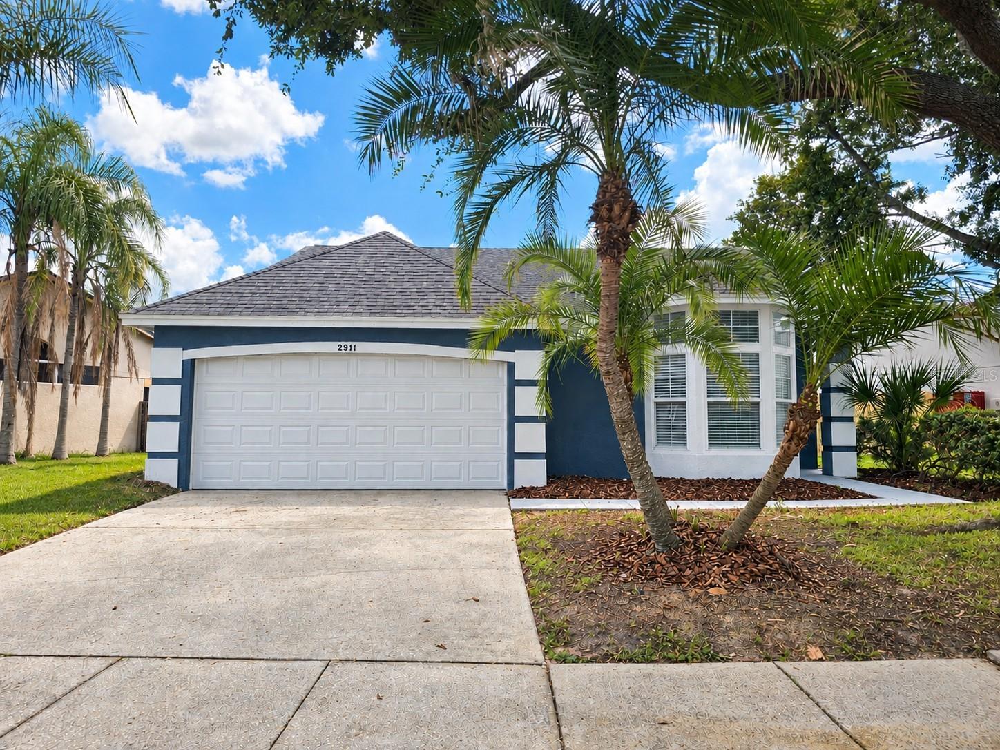 Listing photo 1 for 2911 Dickens Cir