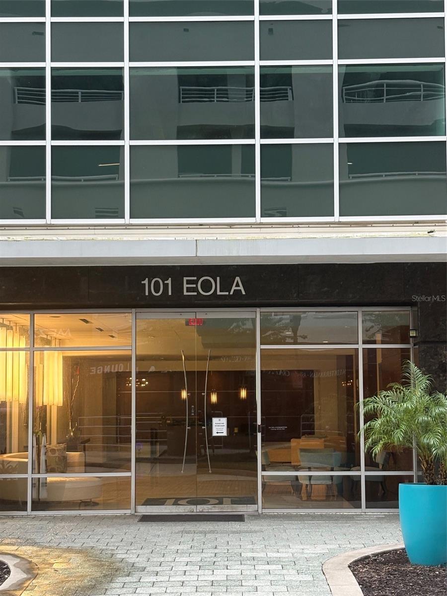 Listing photo 1 for 101 S Eola Dr #709