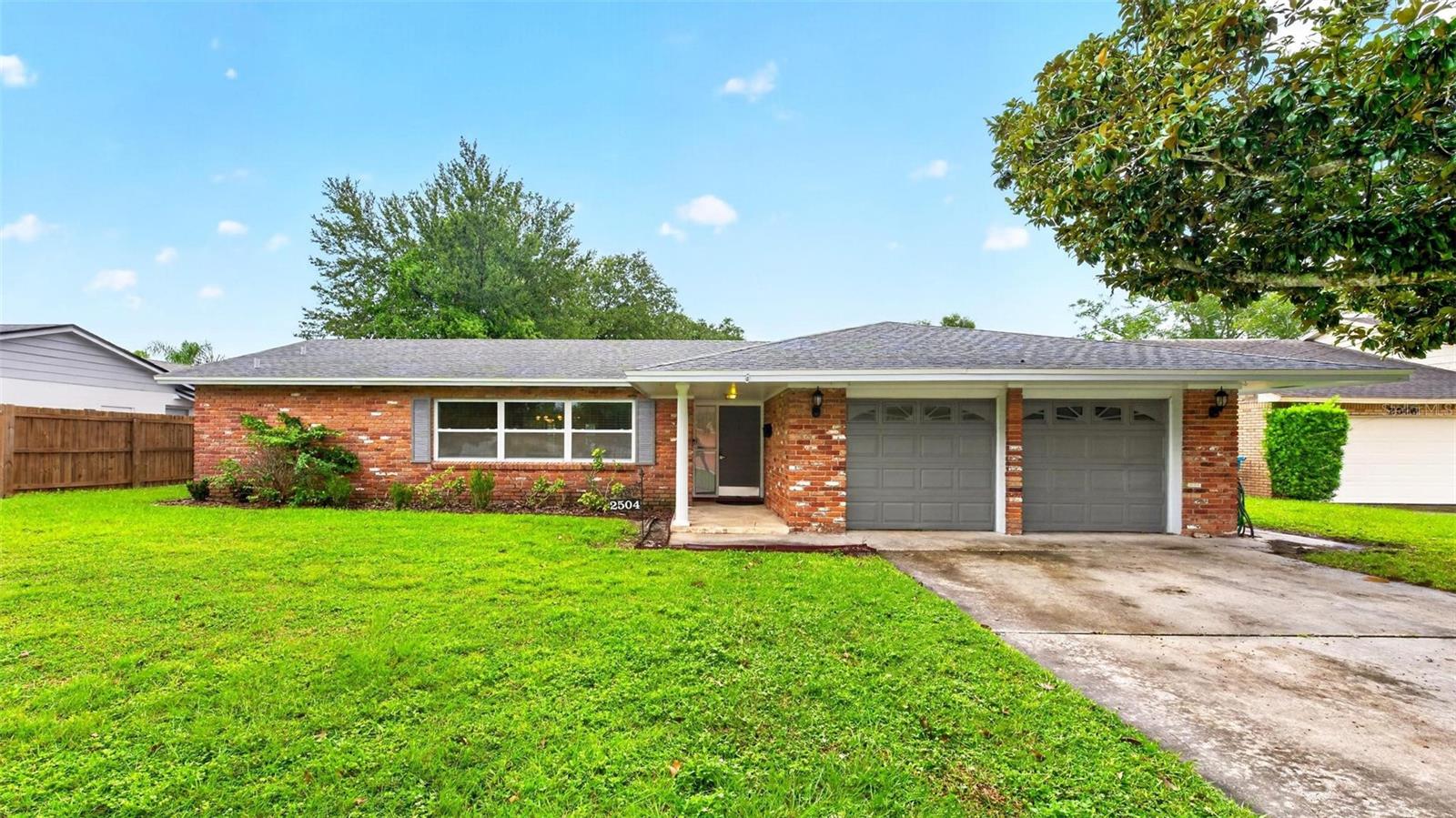 Listing photo 1 for 2504 Lauderdale Ct