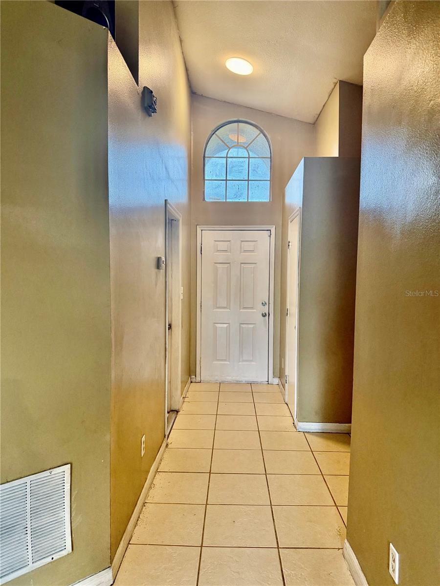 Listing photo 2 for 7912 Antibes Ct