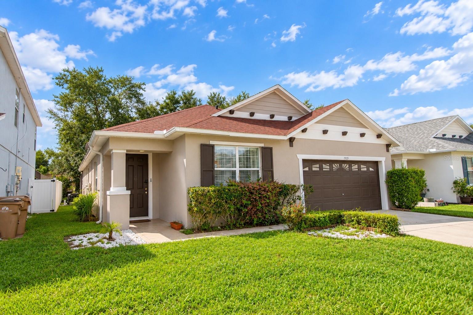 Listing photo 2 for 1523 Blue Horizon Dr