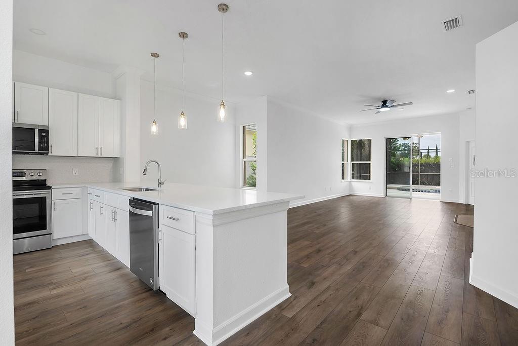Listing photo 3 for 14331 Dulcimer Ct