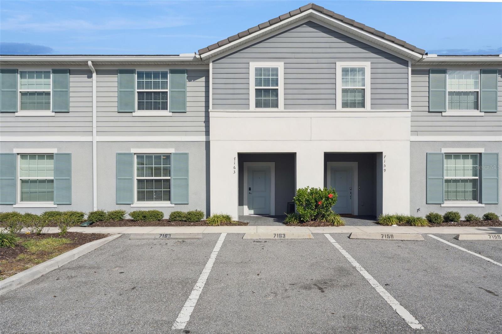 Listing photo 1 for 7163 Oakmoss Loop