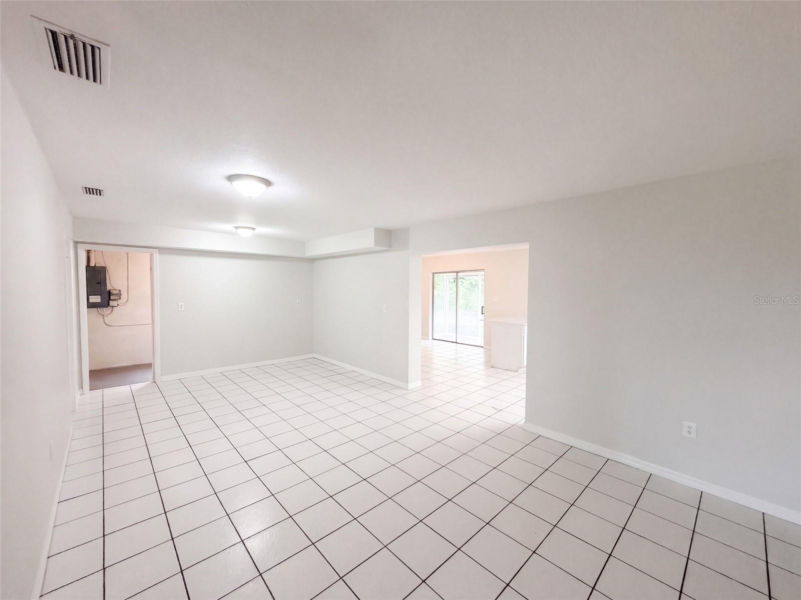 Listing photo 3 for 715 Drawdy Rd