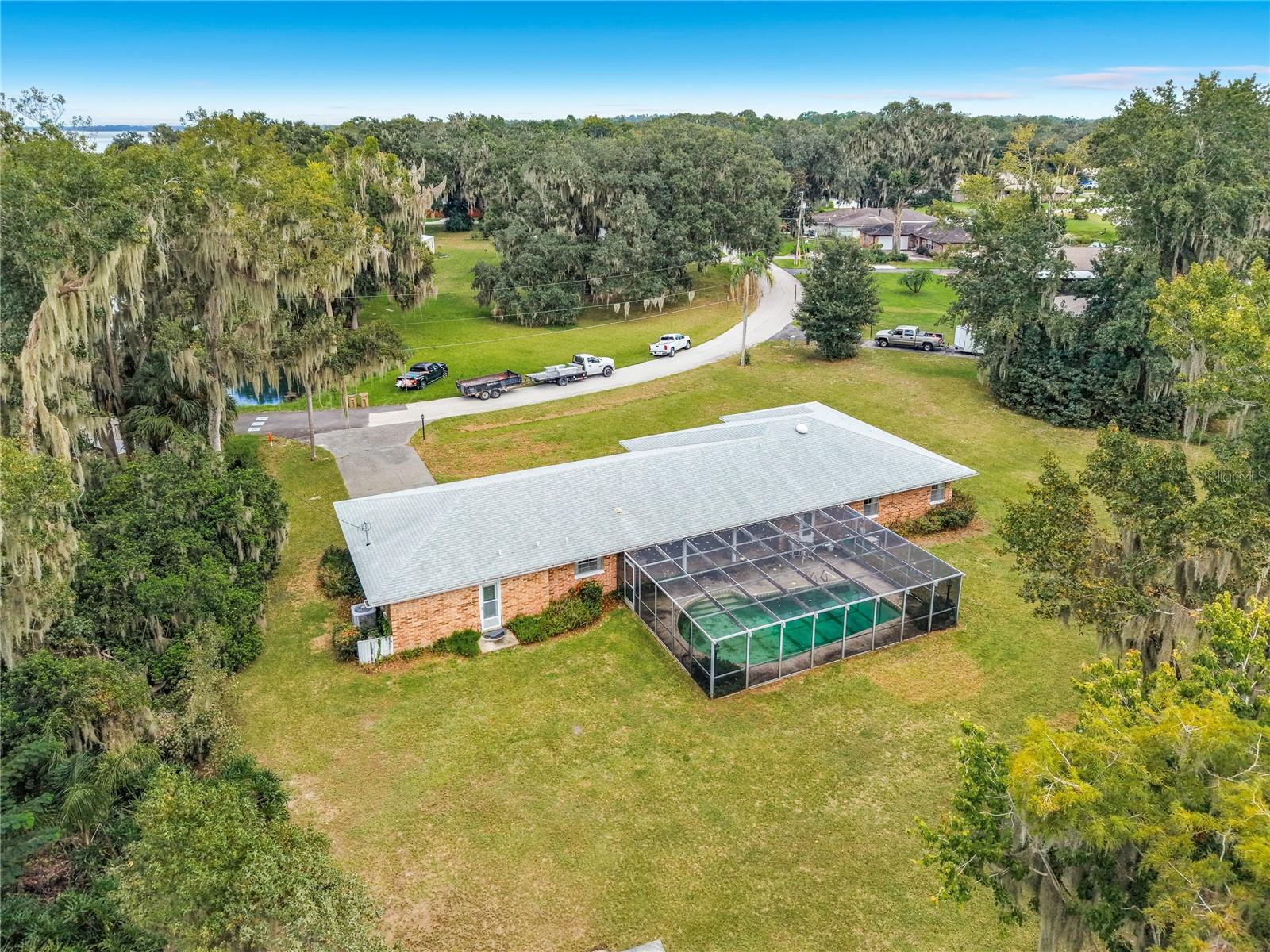 Listing photo 3 for 8038 Spring Dr